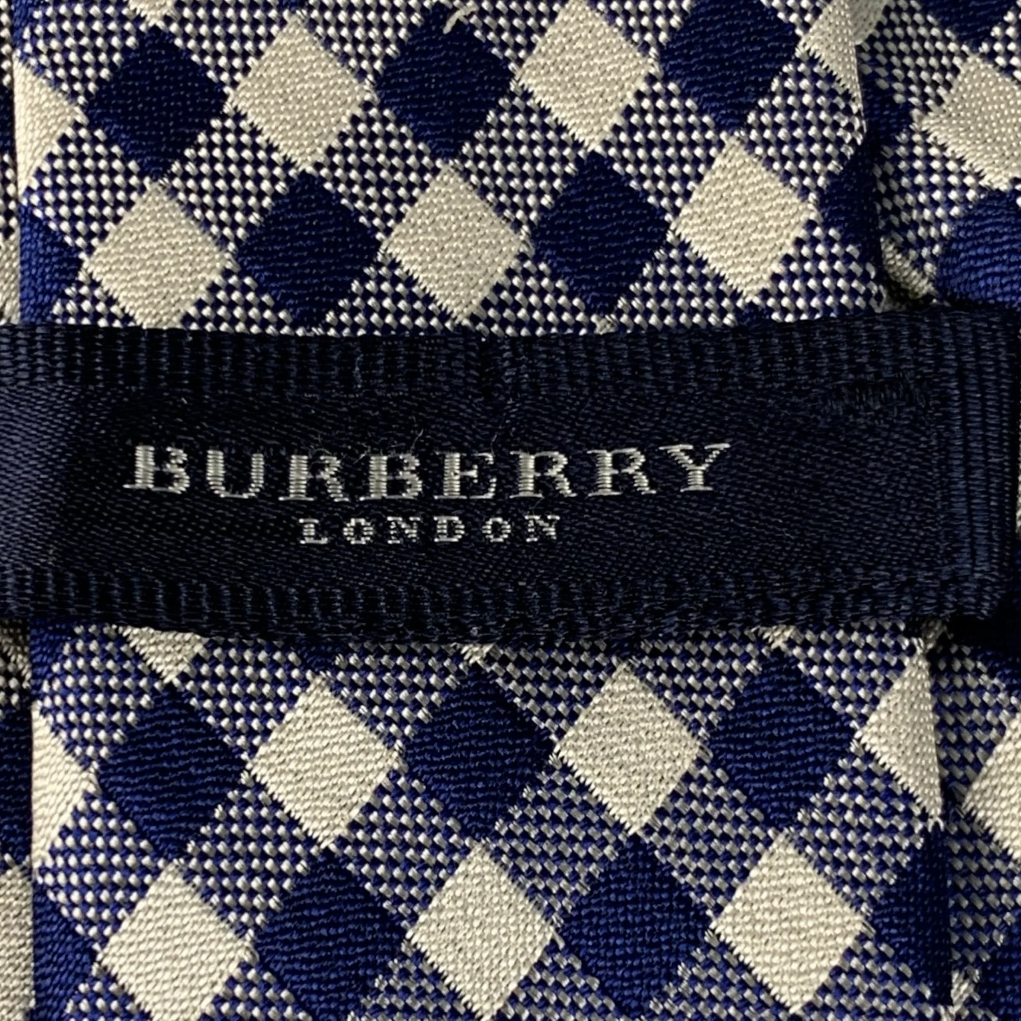 BURBERRY LONDON Navy Cream Checkered Silk Tie - Image 4