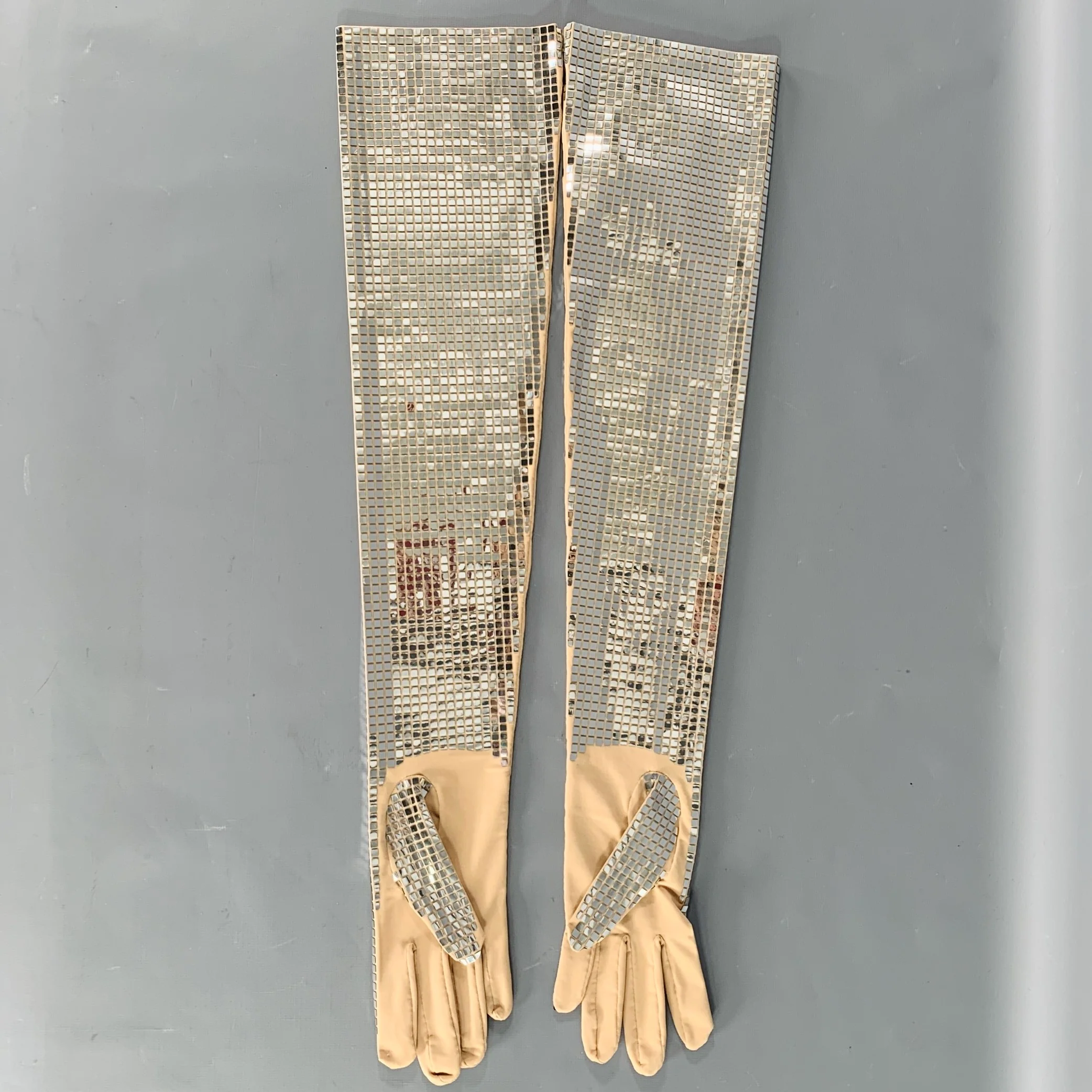 BURBERRY LONDON Size M Cindy Gem Silver Nude Checkered Polyamide Blend Gloves - Image 3
