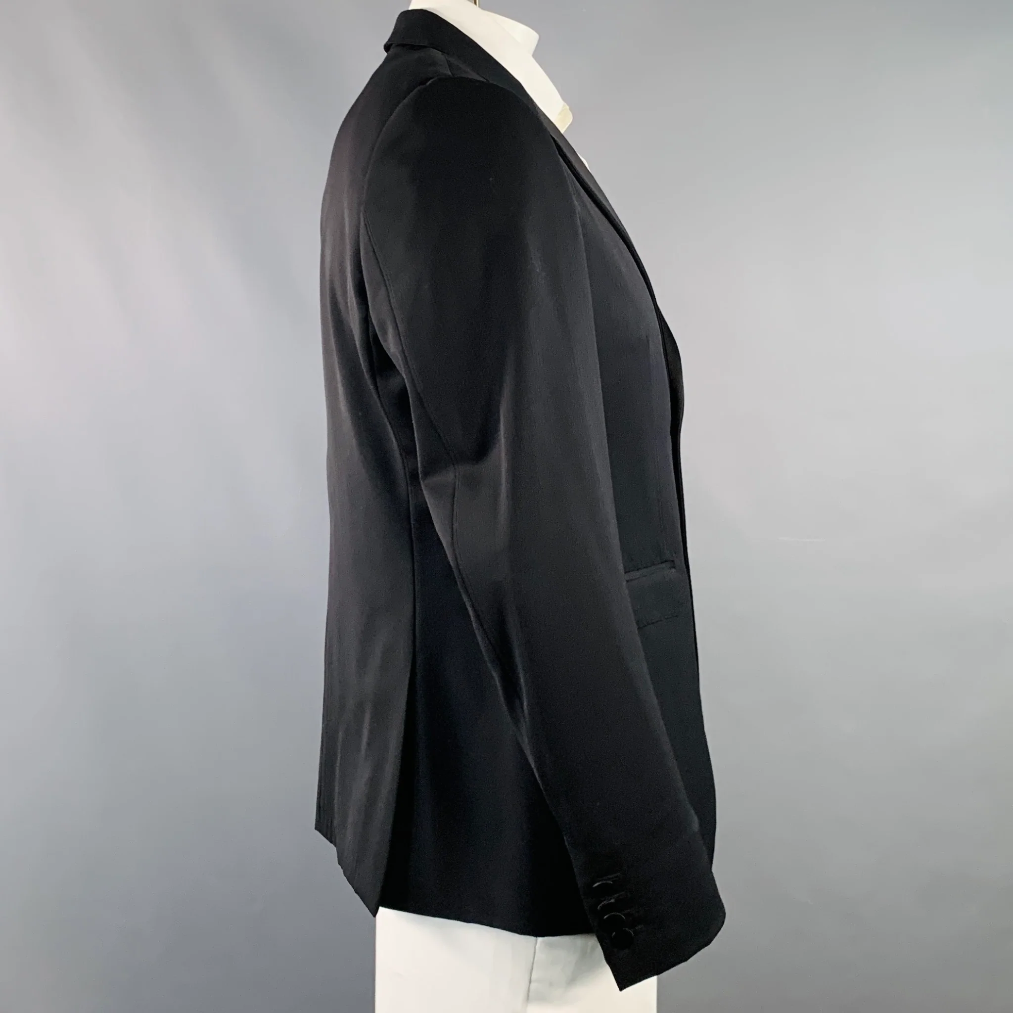 BURBERRY PRORSUM Size 44 Black Wool Notch Lapel Tuxedo Sport Coat - Image 2