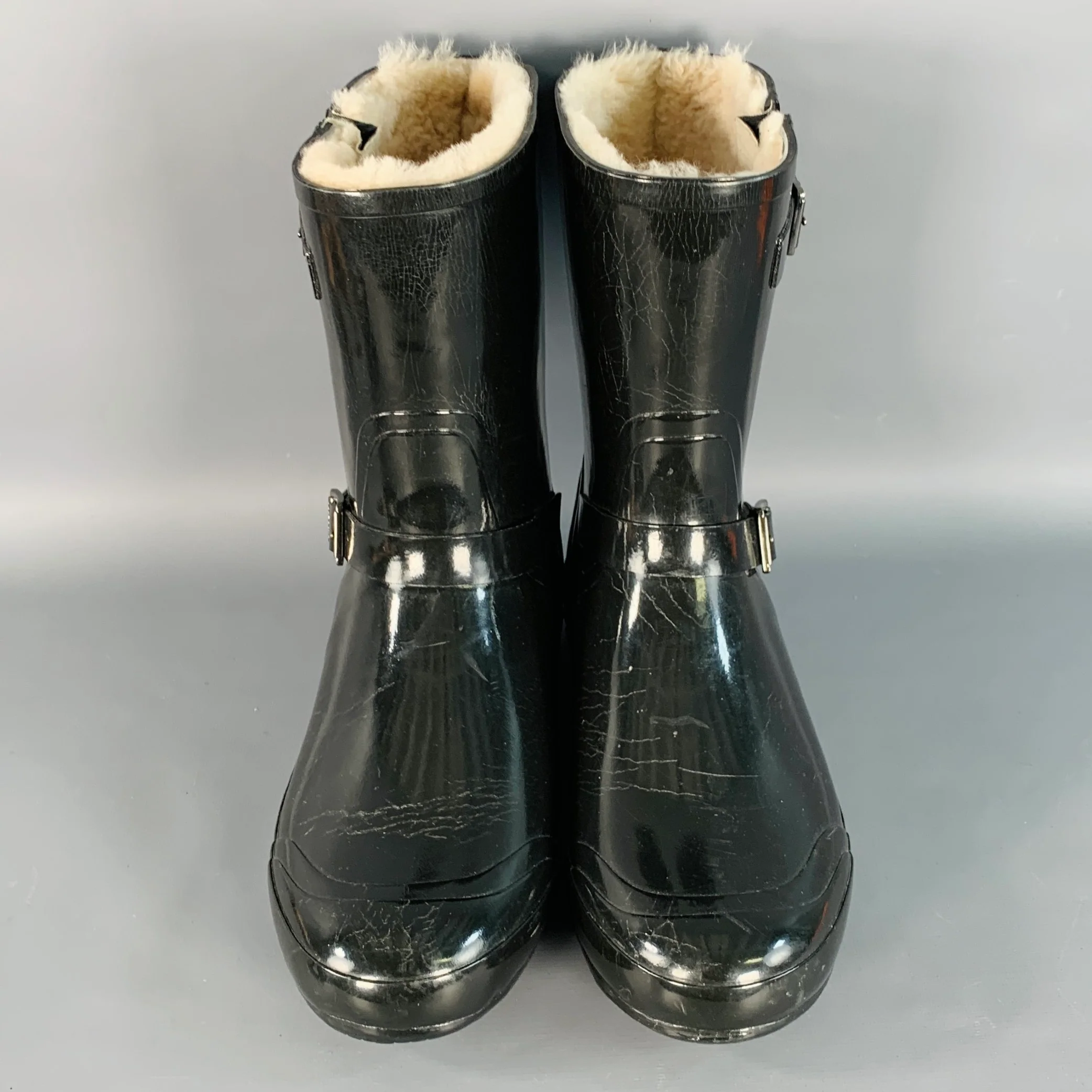 BURBERRY Size 10 Black Rubber Shearling Lined Rain Boots - Image 4