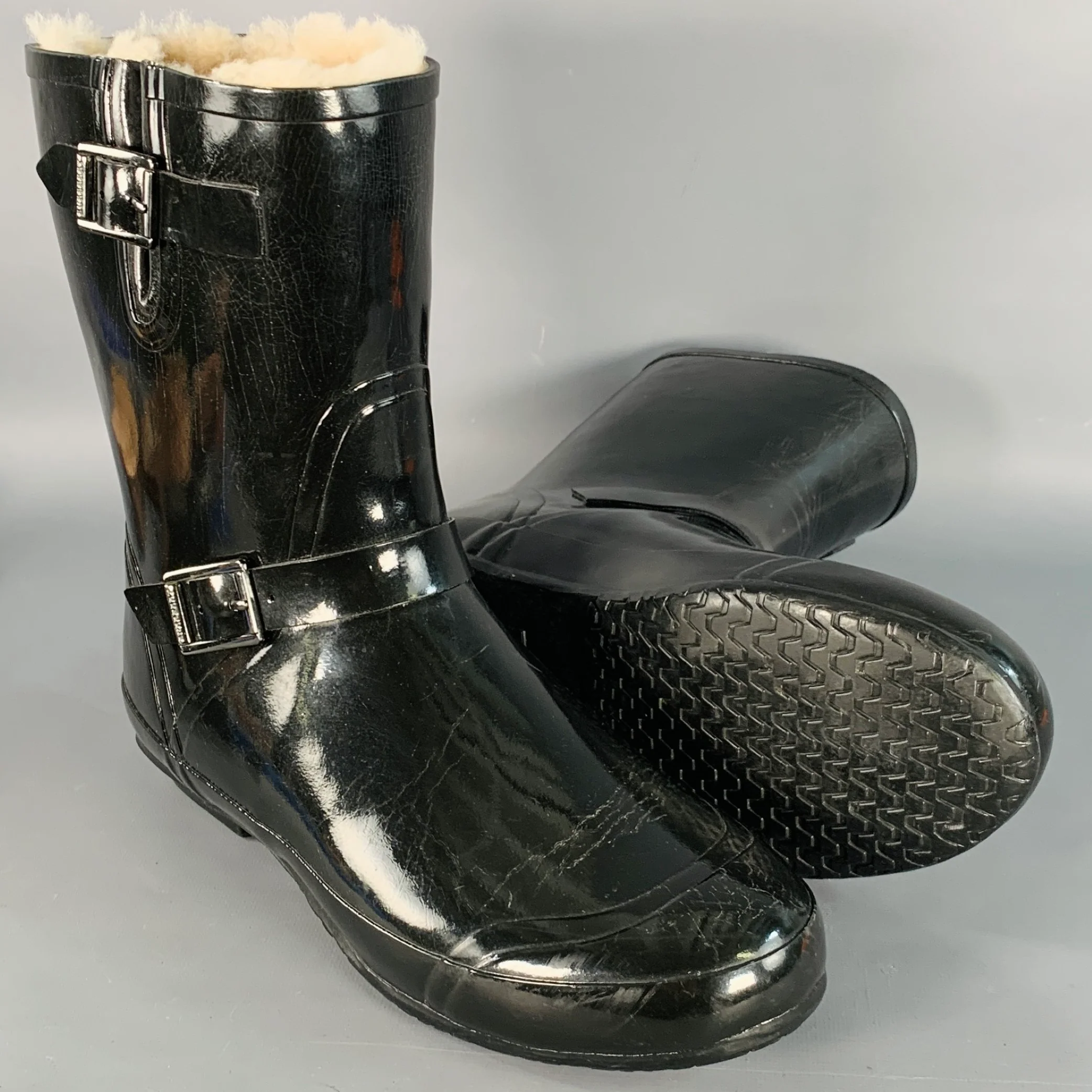 BURBERRY Size 10 Black Rubber Shearling Lined Rain Boots - Image 5
