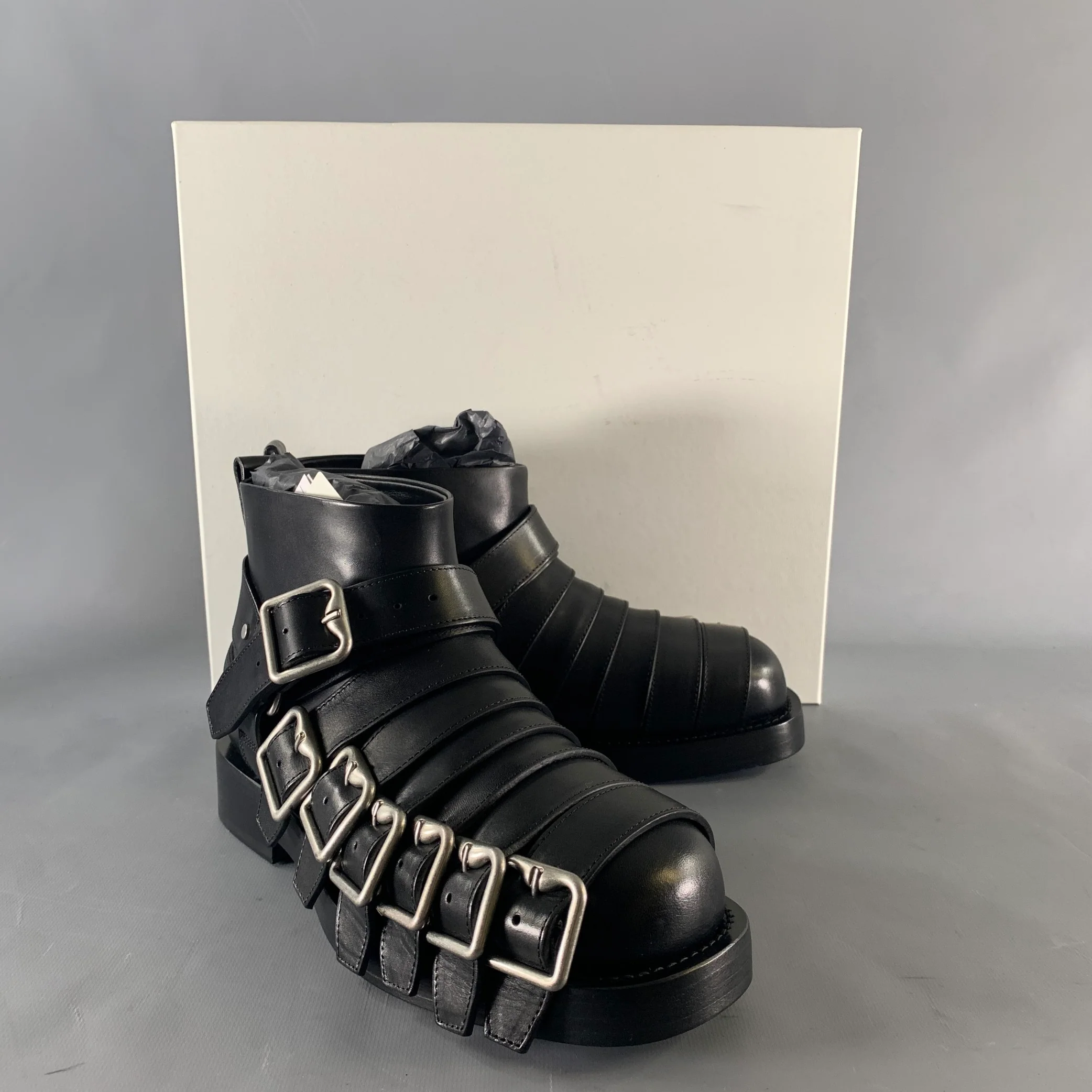 BURBERRY Size 7 Black Leather Pull On Boots - Image 8