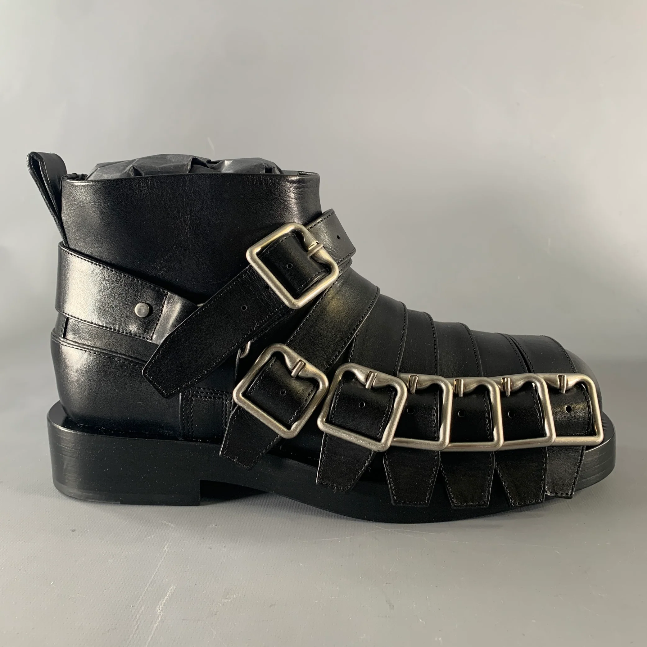 BURBERRY Size 8.5 Black Leather Pull On Boots - Image 2