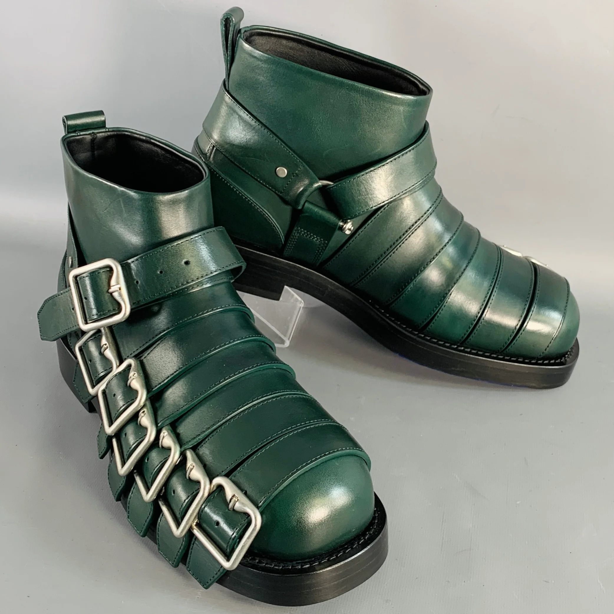 BURBERRY Size 9.5 Forest Green Leather Pull On Belted Boots