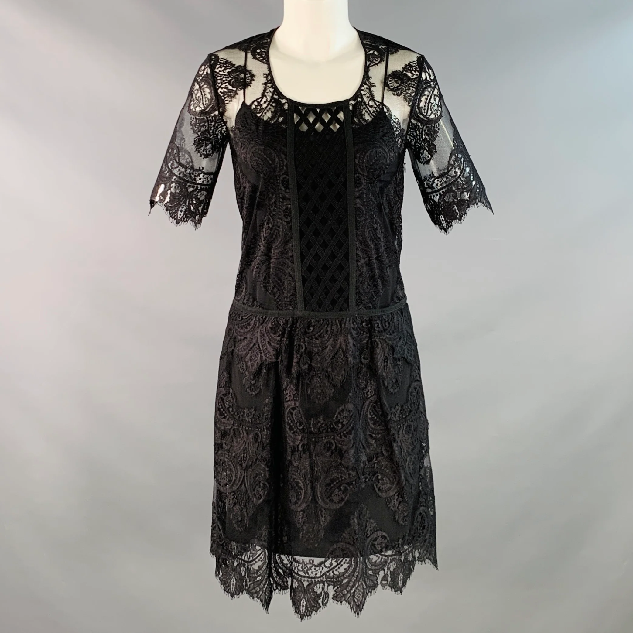 BURBERRY Size XS Black Lace Short Sleeve Drop Waist Knee Length Cocktail Dress