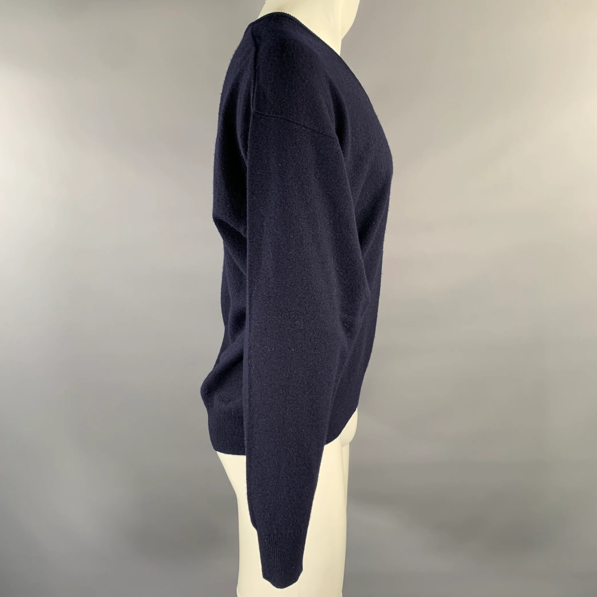 BURBERRYS Size S Navy Ribbed Wool Blend V-Neck Sweater - Image 2