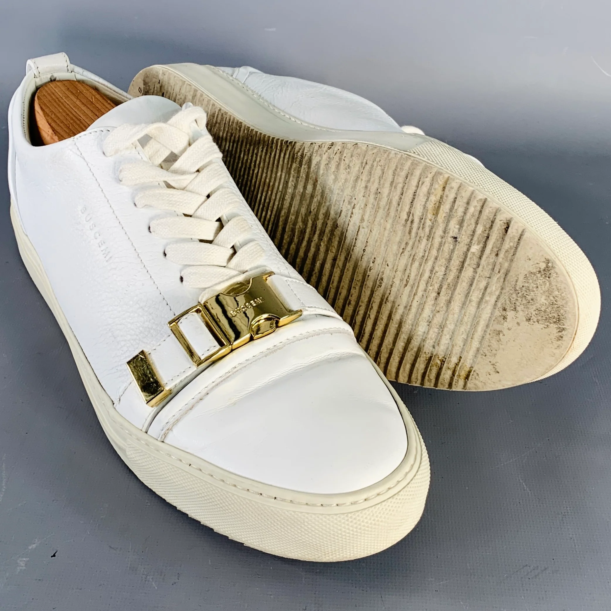 BUSCEMI Size 13 White Pebble Grain Leather Buckle Cap Toe Low Top Sneakers - Image 5