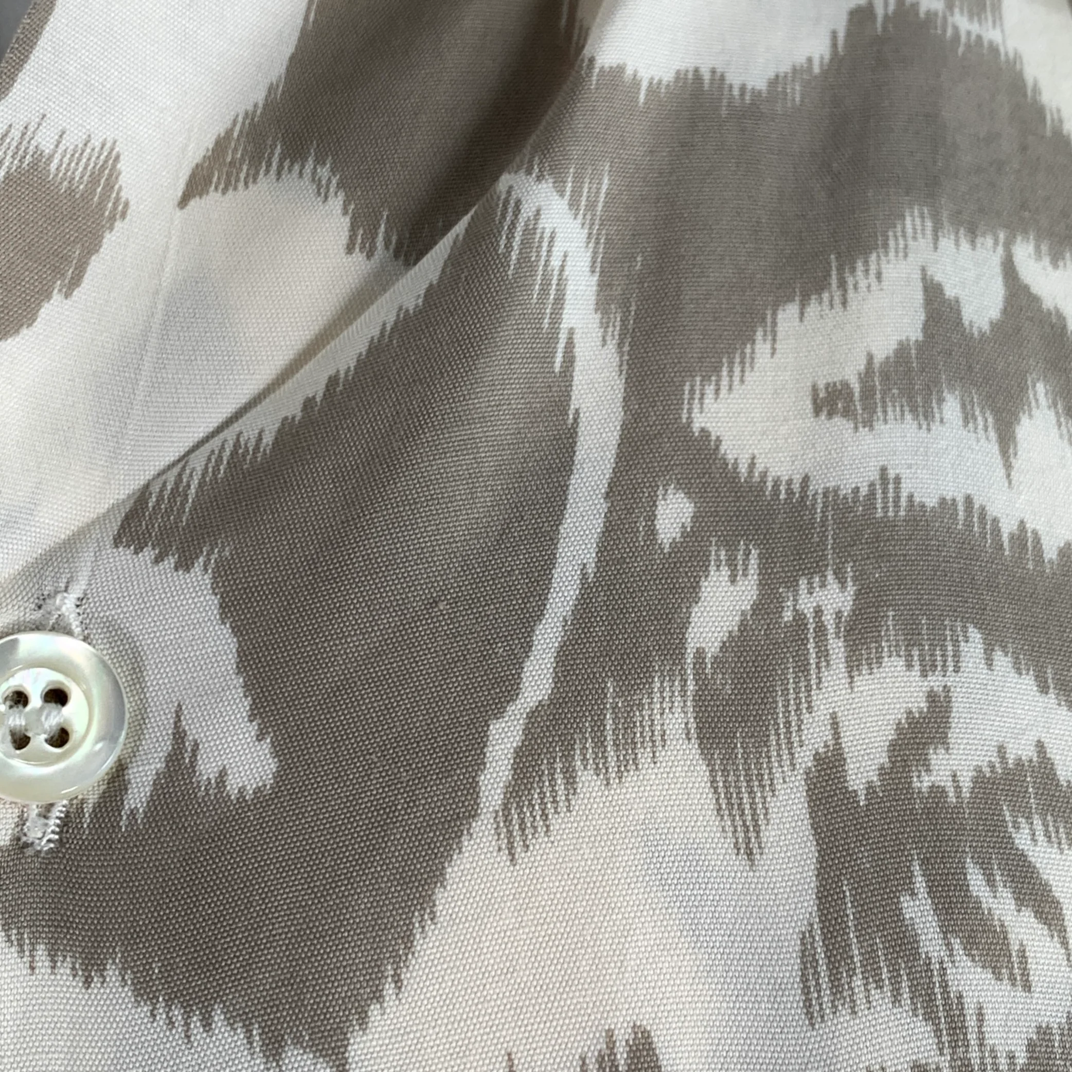 BYBLOS Size 46 Tan Cream Floral One Pocket Short Sleeve Shirt - Image 8