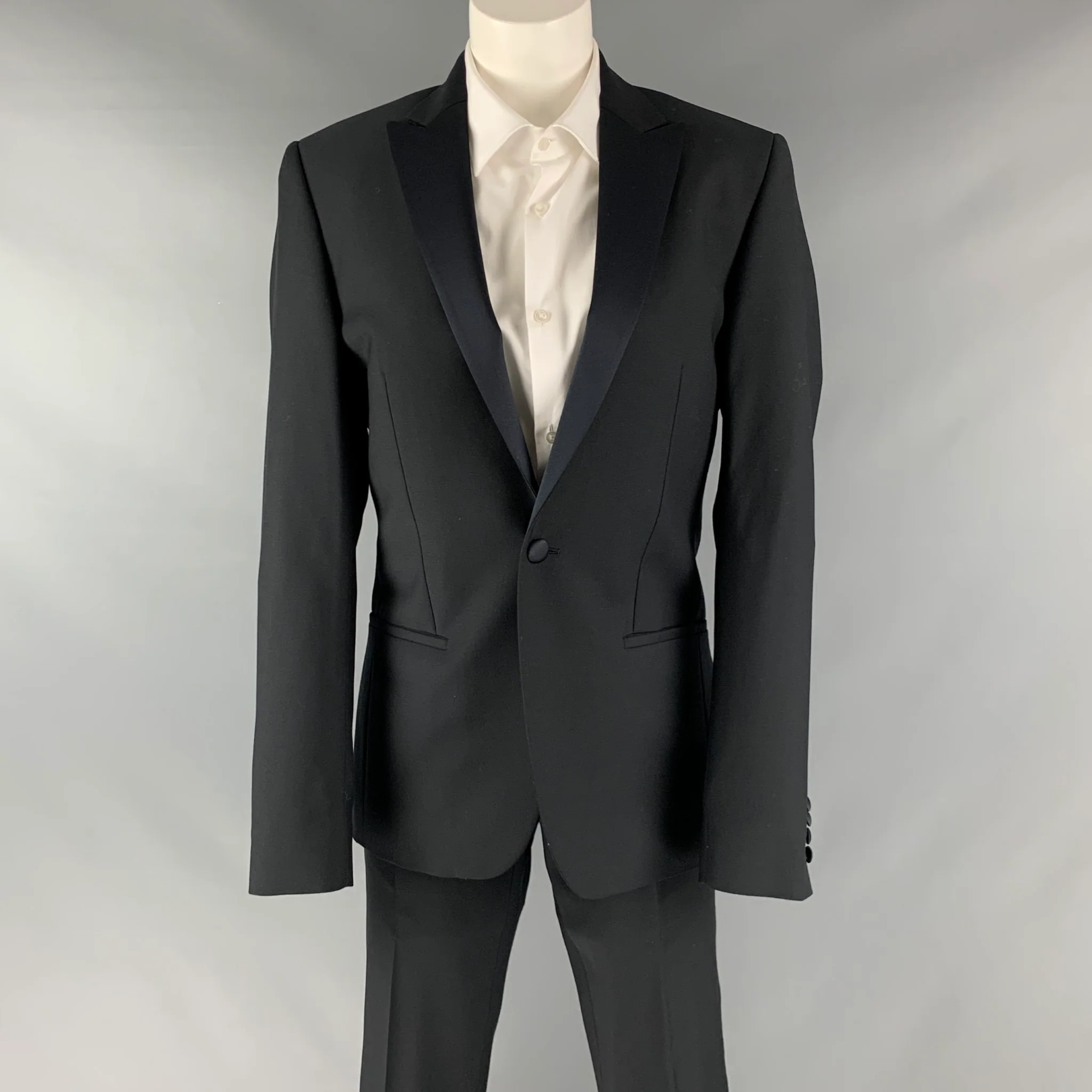 CALVIN KLEIN COLLECTION Size 34 Black Solid Wool Peak Lapel Tuxedo