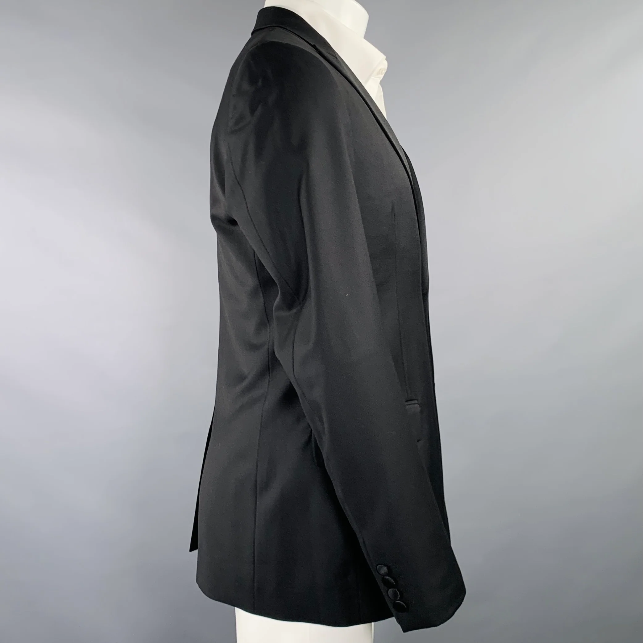CALVIN KLEIN COLLECTION Size 36 Black Wool Peak Lapel Sport Coat - Image 2