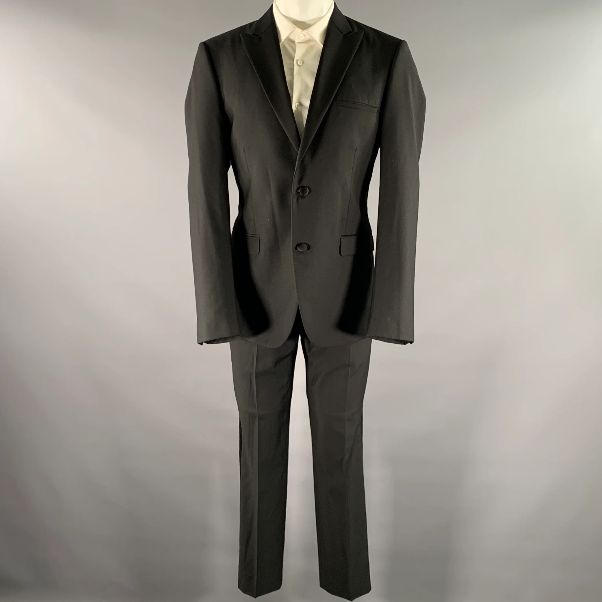 CALVIN KLEIN Size 42 Black Wool Peak Lapel Tuxedo Suit - Image 2