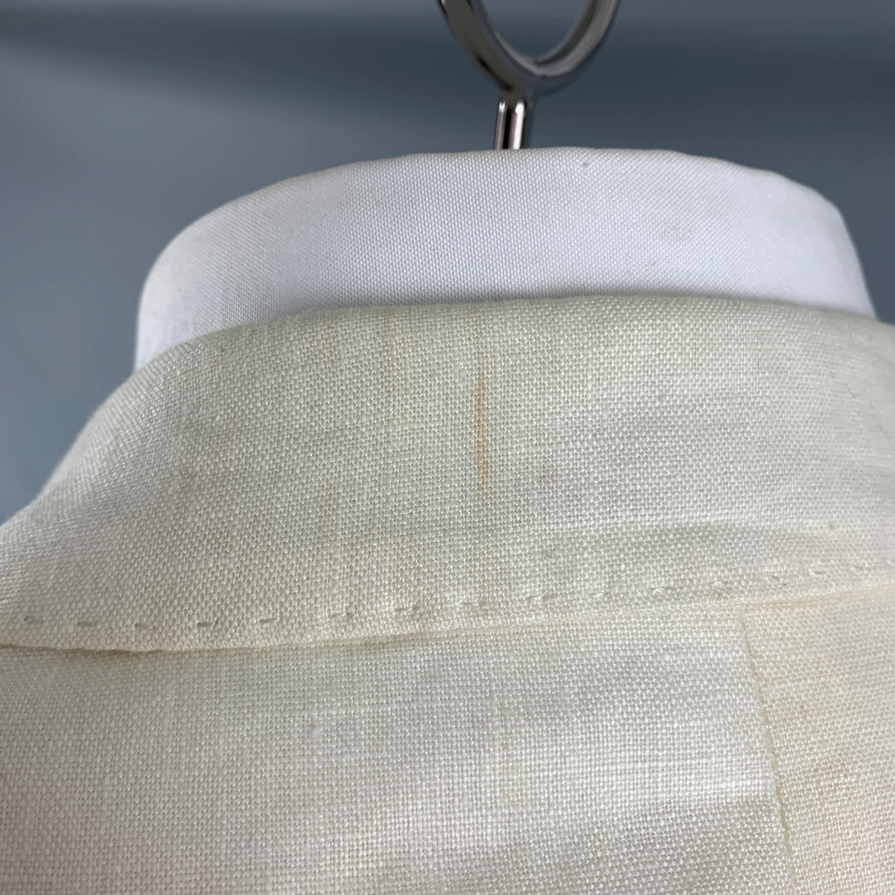 CALVIN KLEIN Size 44 Long Cream Linen Single breasted Suit - Image 7