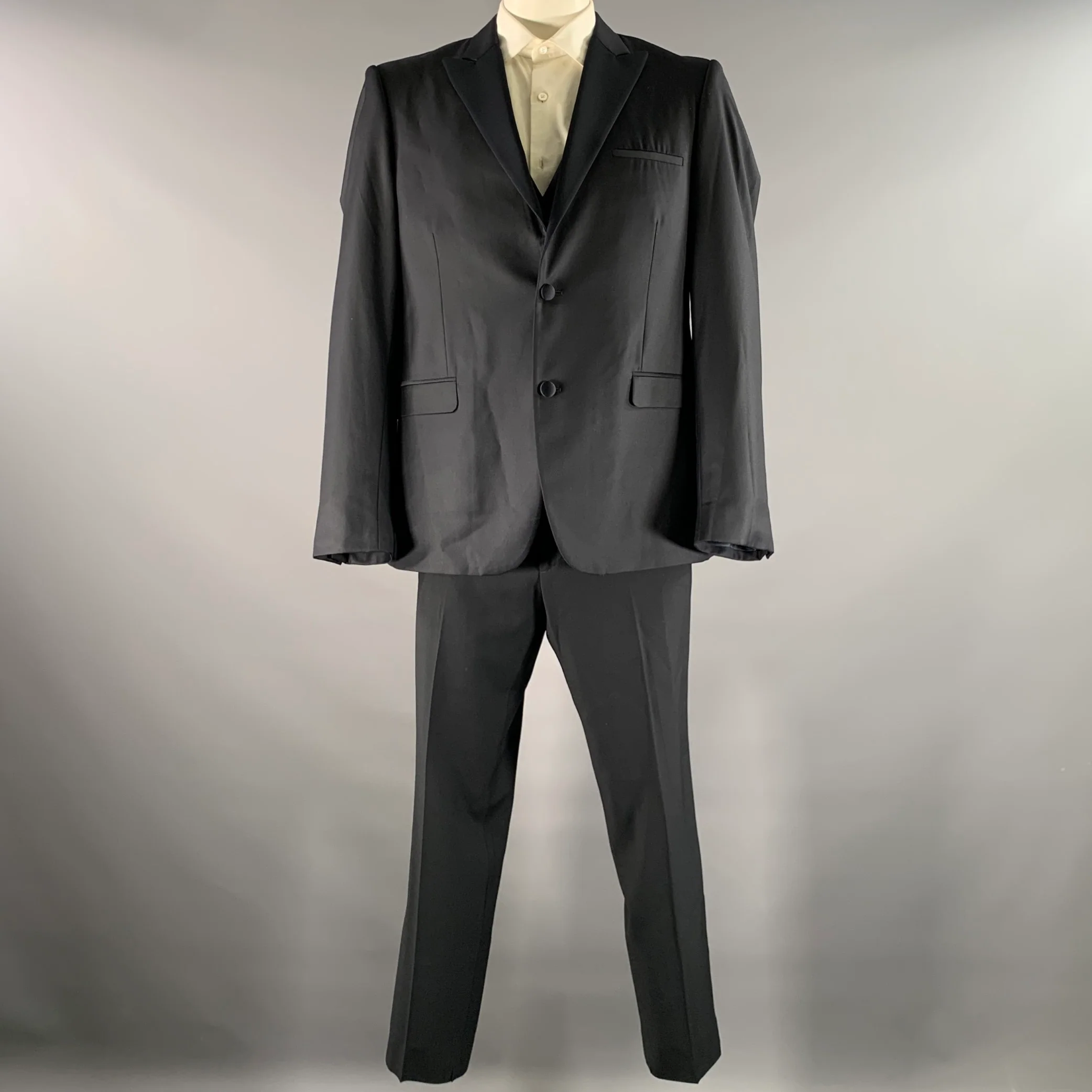 CALVIN KLEIN Size 44 Navy Wool Peak Lapel 3 Piece Tuxedo - Image 2