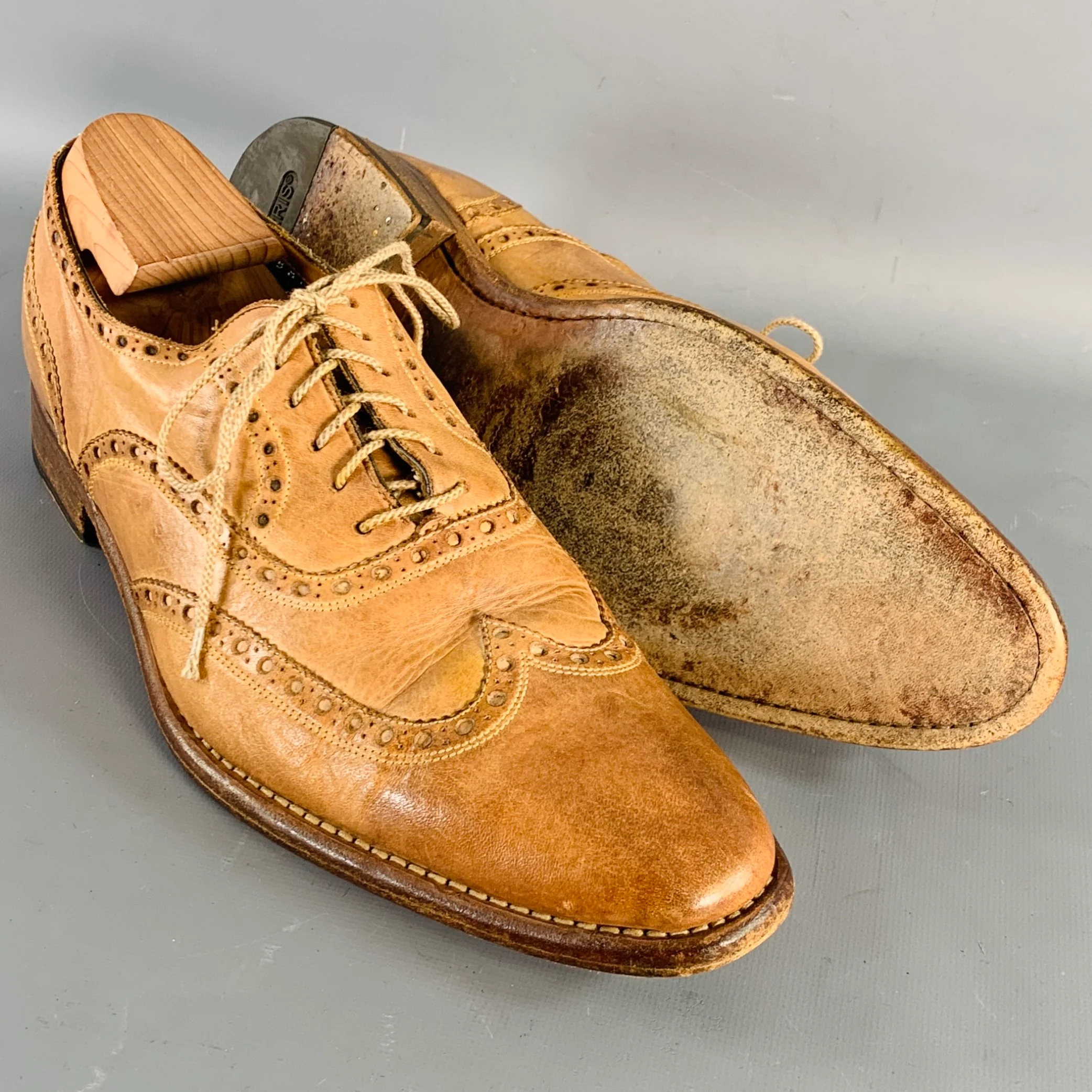 CALZOLERIA HARRIS Size 10.5 Tan Perforated Leather Wingtip Lace-Up Shoes - Image 5