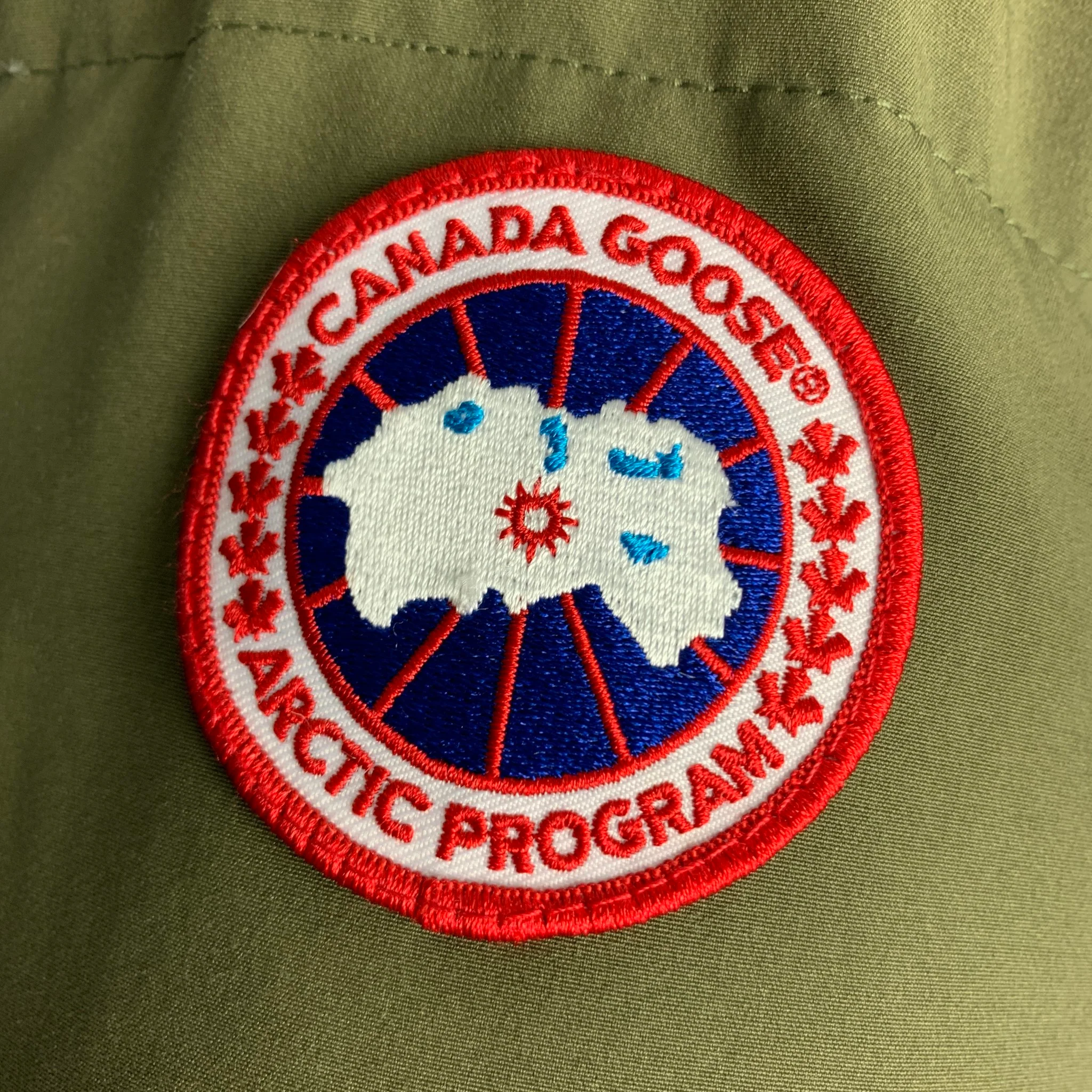 CANADA GOOSE Size XL Green Quilted Hooded Coat - Image 4