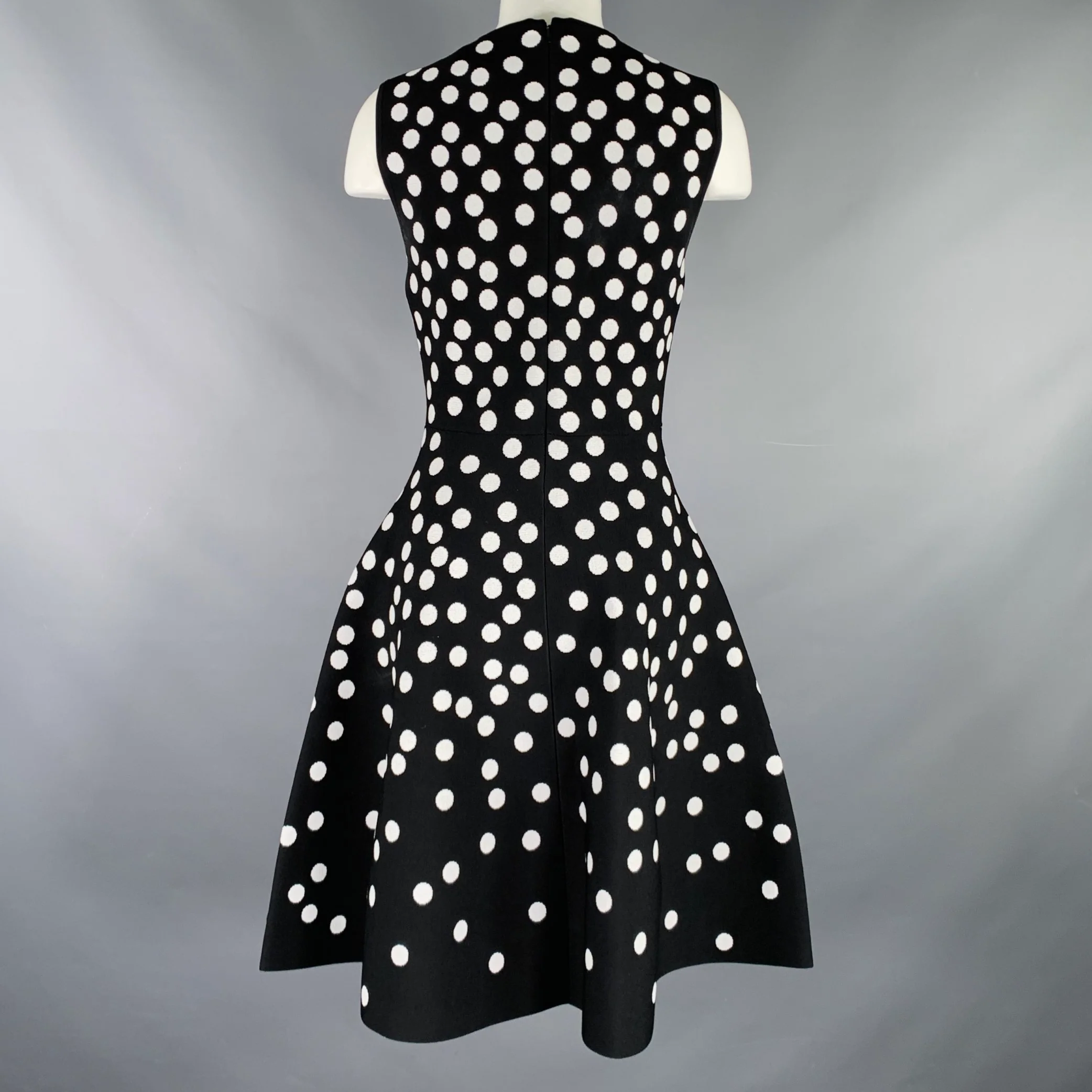 CAROLINA HERRERA Size M Black White Viscose Blend Polka Dot A-Line Dress - Image 3
