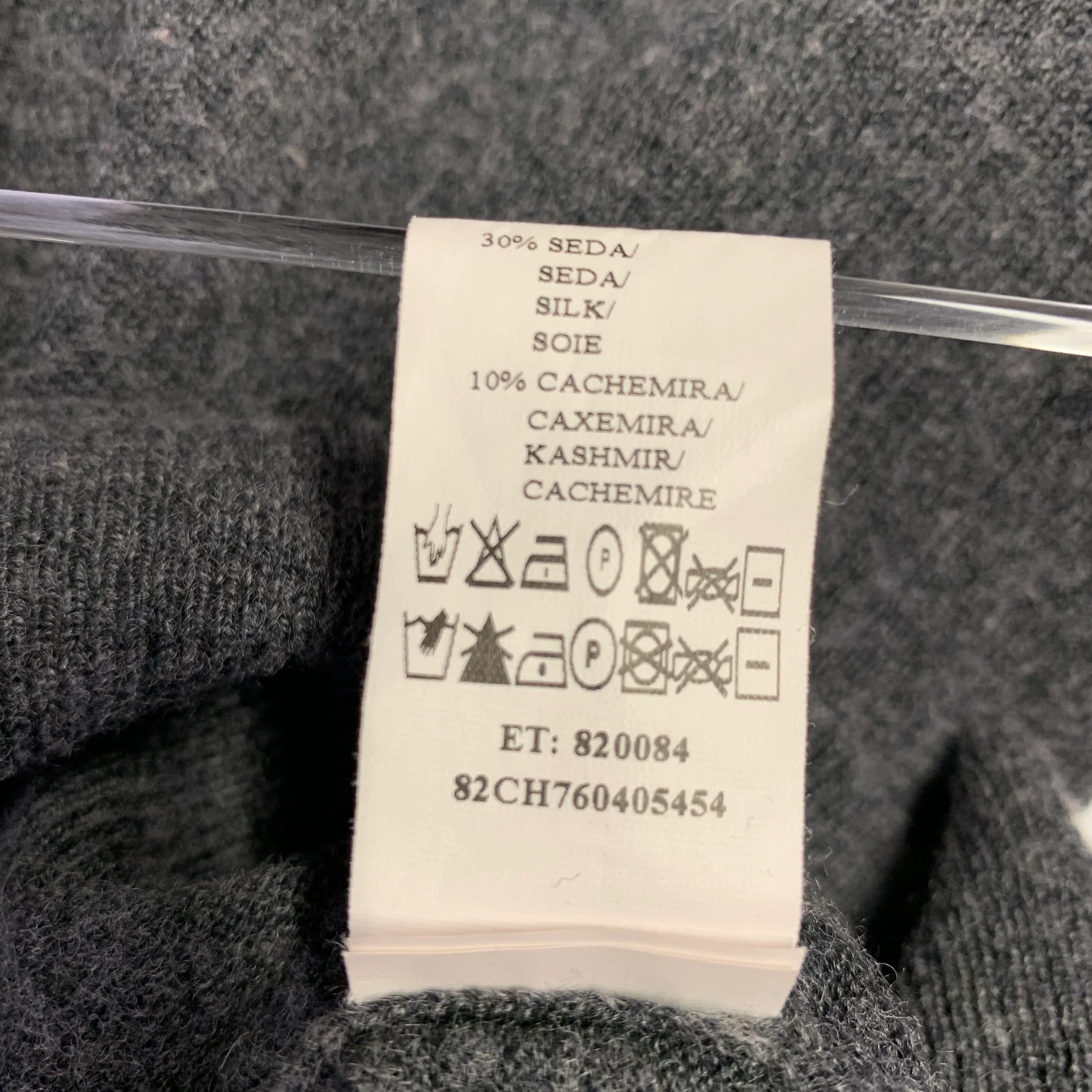 CAROLINA HERRERA Size S Grey Red Knit Wool Silk Cashmere V-Neck Sweater - Image 9