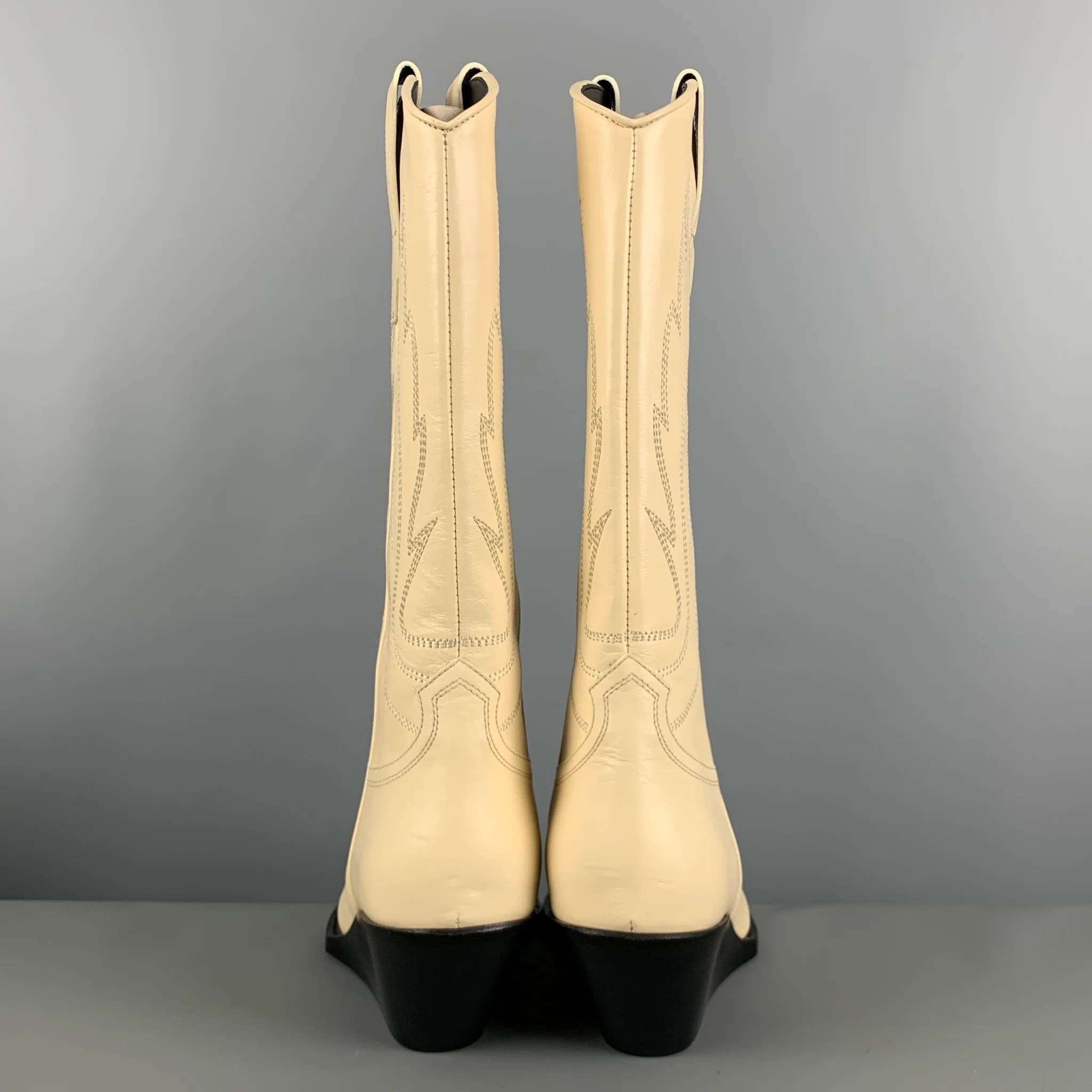 CELINE Size 8 Beige Leather Boots - Image 3