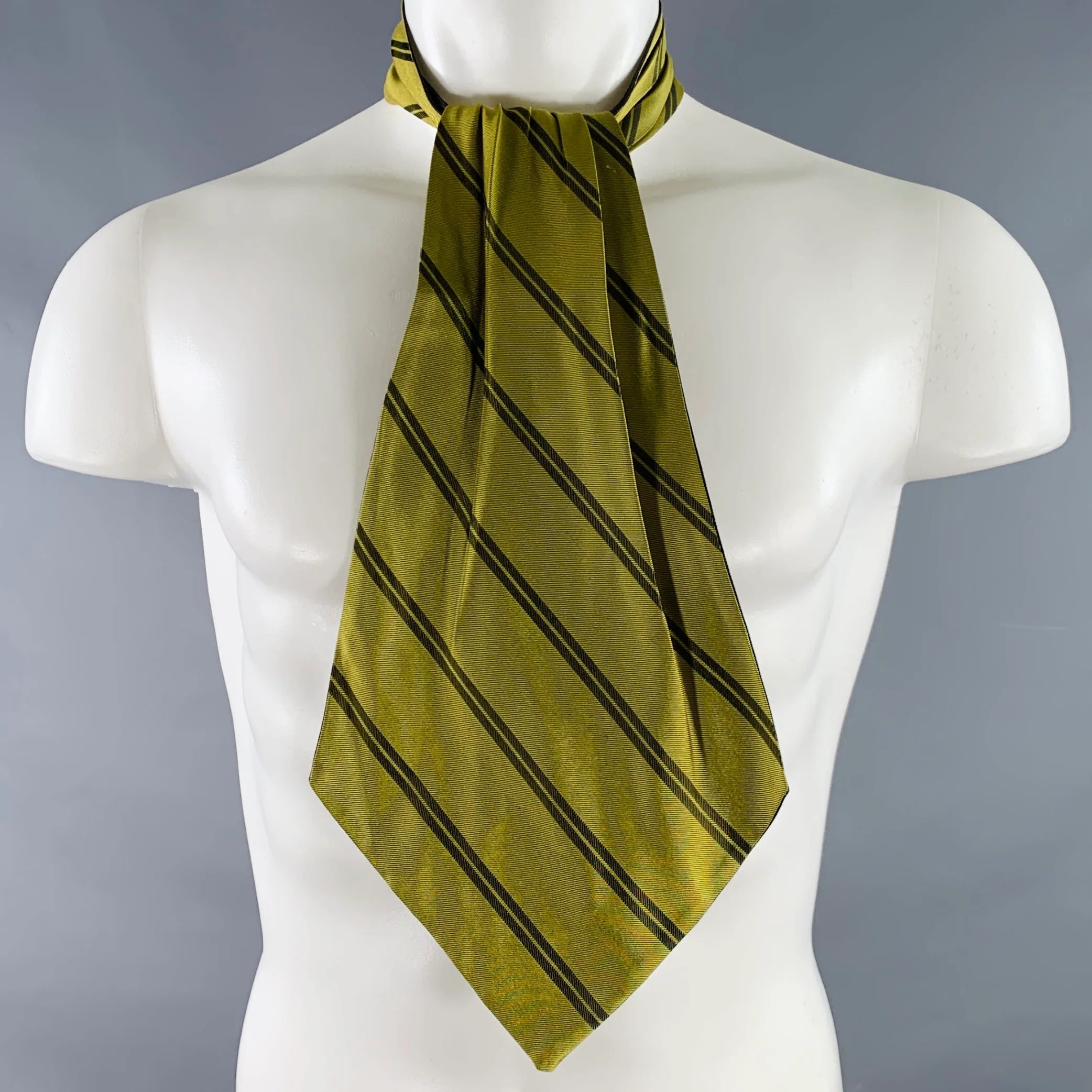 CERAVELO Black Yellow Diagonal Stripe Ascot - Image 4