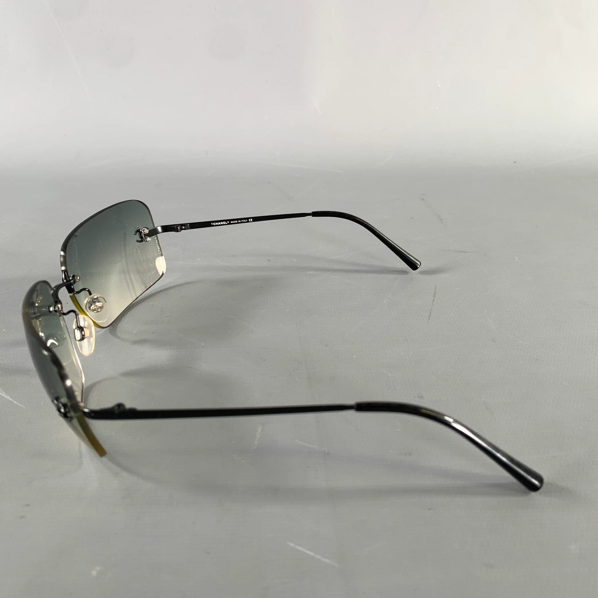 CHANEL Black Green Sunglasses - Image 4