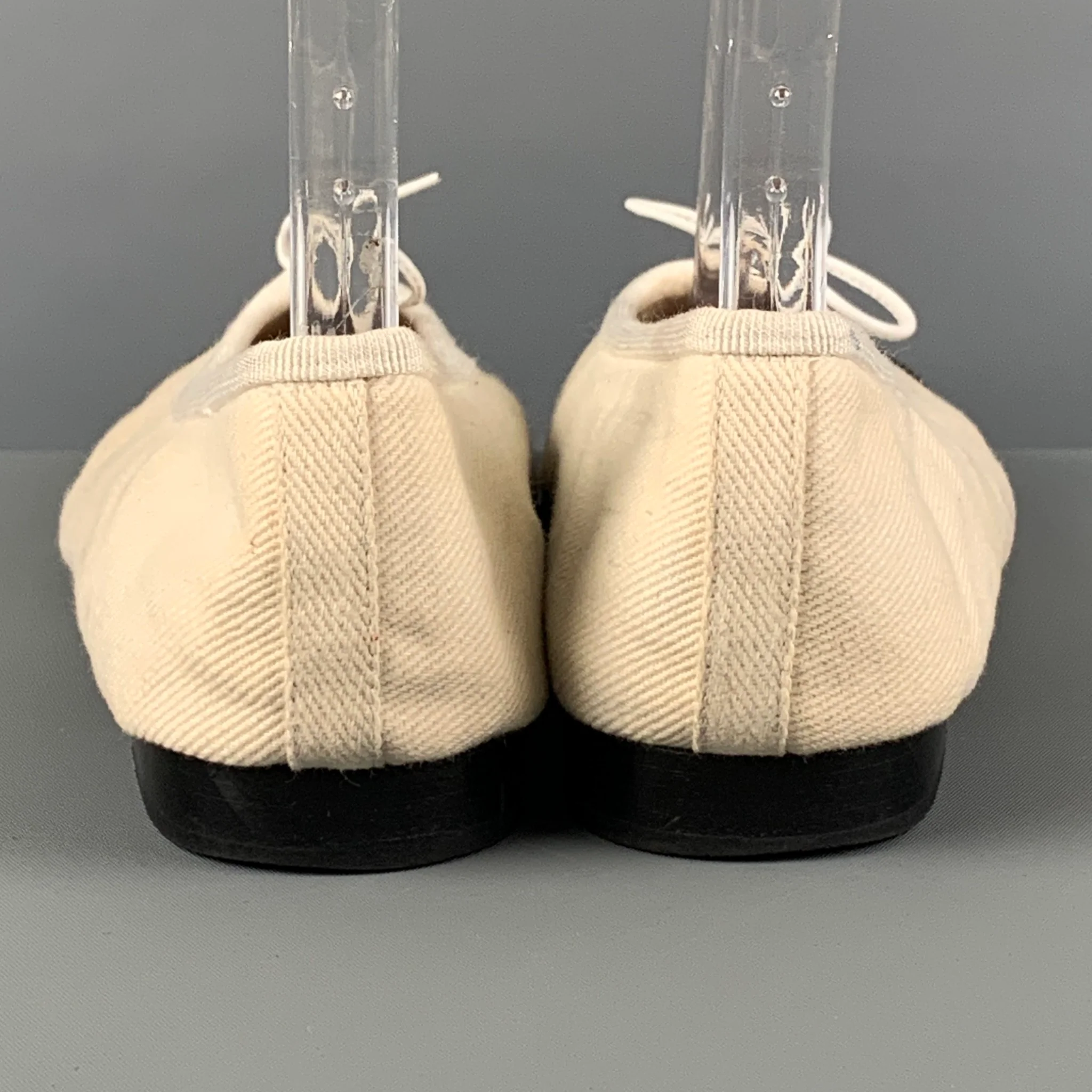 CHANEL Size 5.5 Cream Black Denim Ballet Flats - Image 5