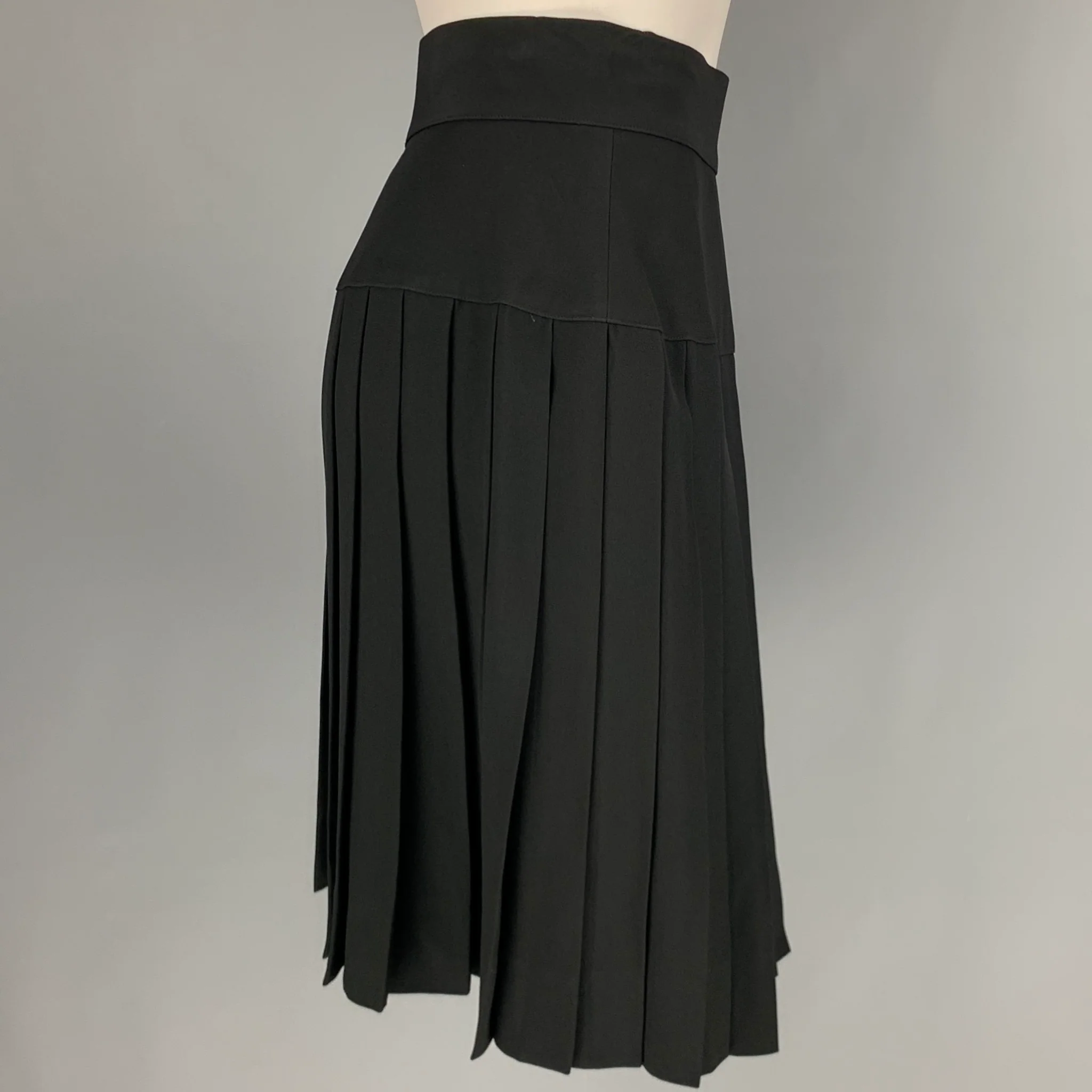 CHANEL Size 6 Black Acetate Rayon Pleated Below Knee Skirt - Image 3