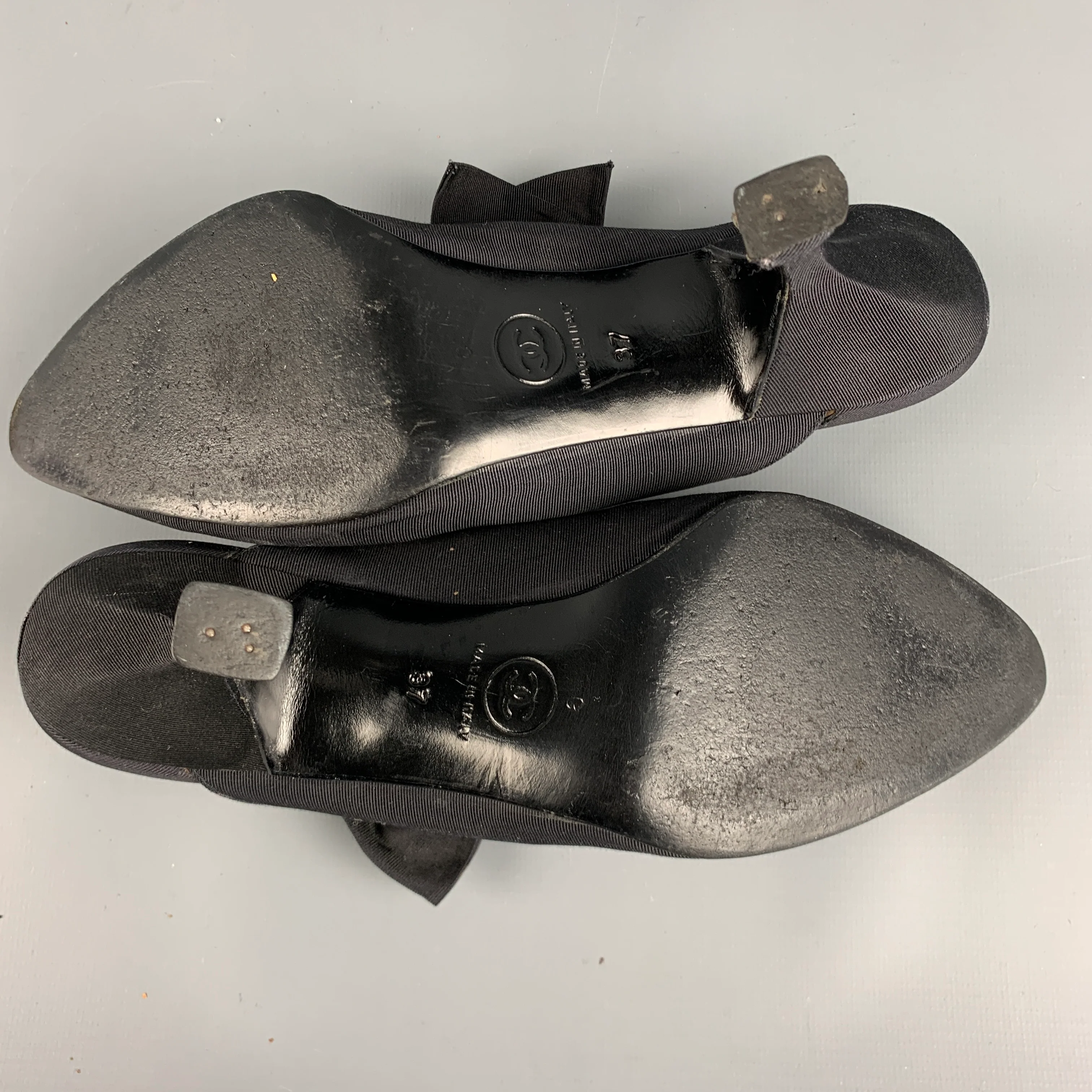 CHANEL Size 7 Black Taffeta Bow Slingback Pumps - Image 6
