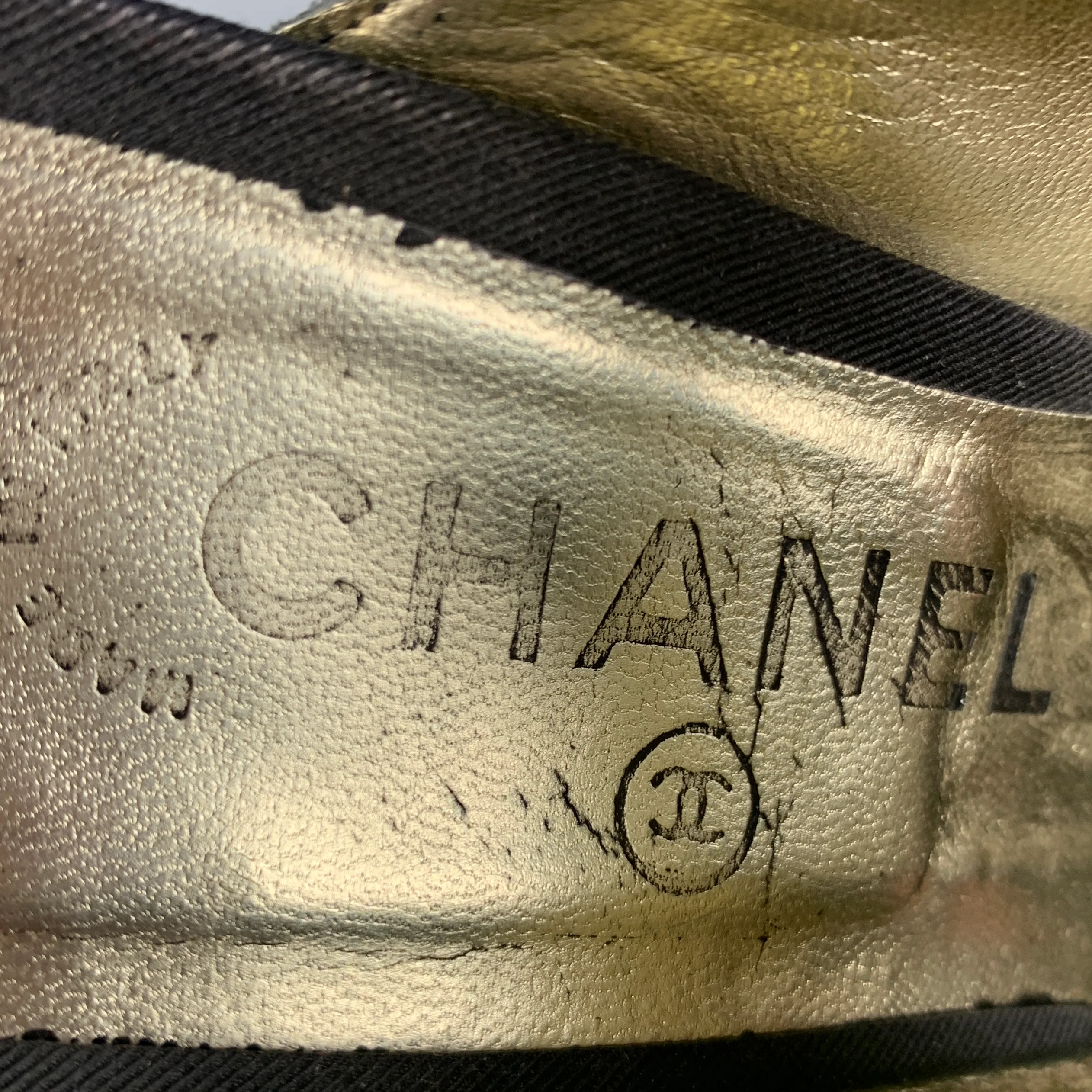 CHANEL Size 7 Black Taffeta Bow Slingback Pumps - Image 7