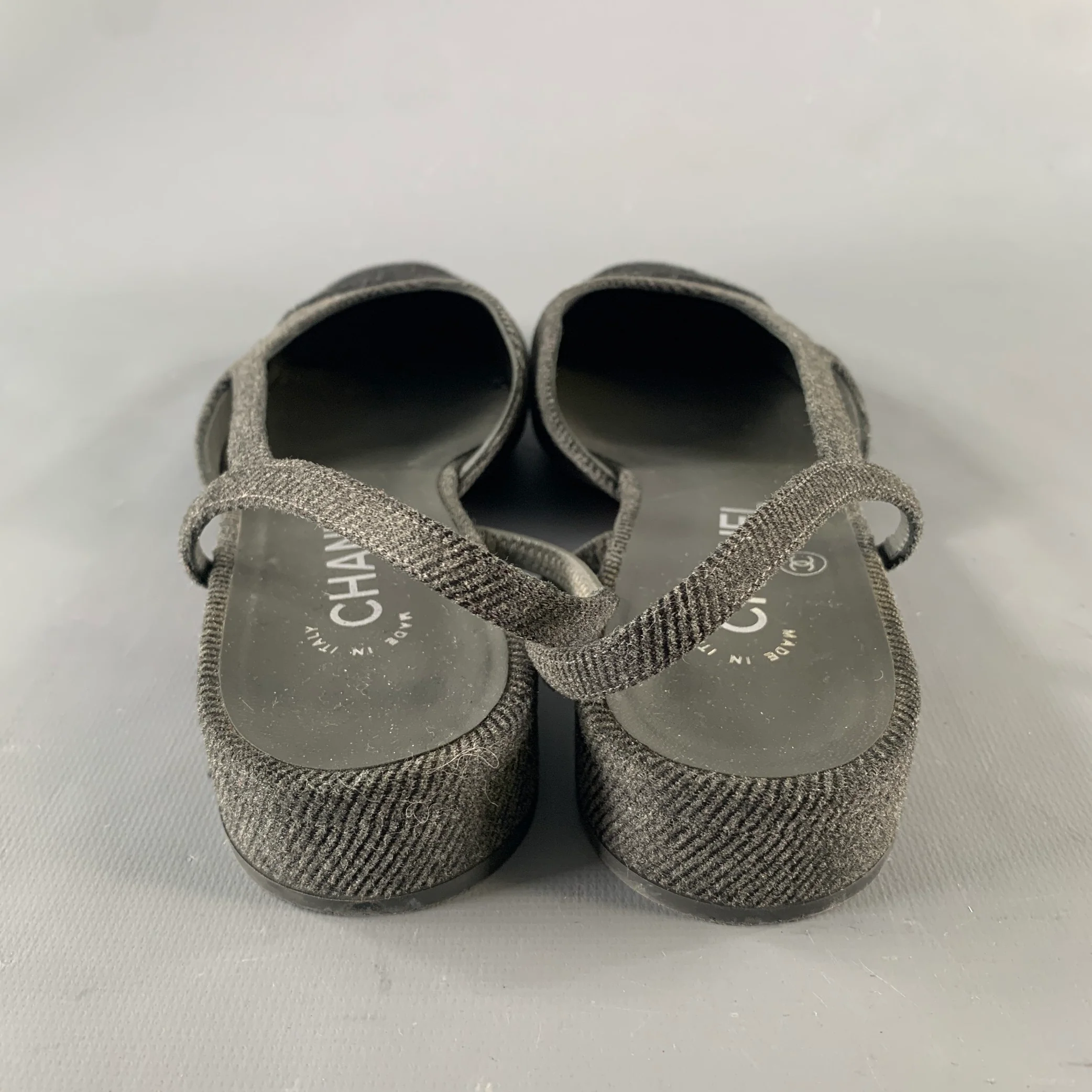 CHANEL Size 8.5 Charcoal Navy Wool Leather Trim Classic Flats - Image 3