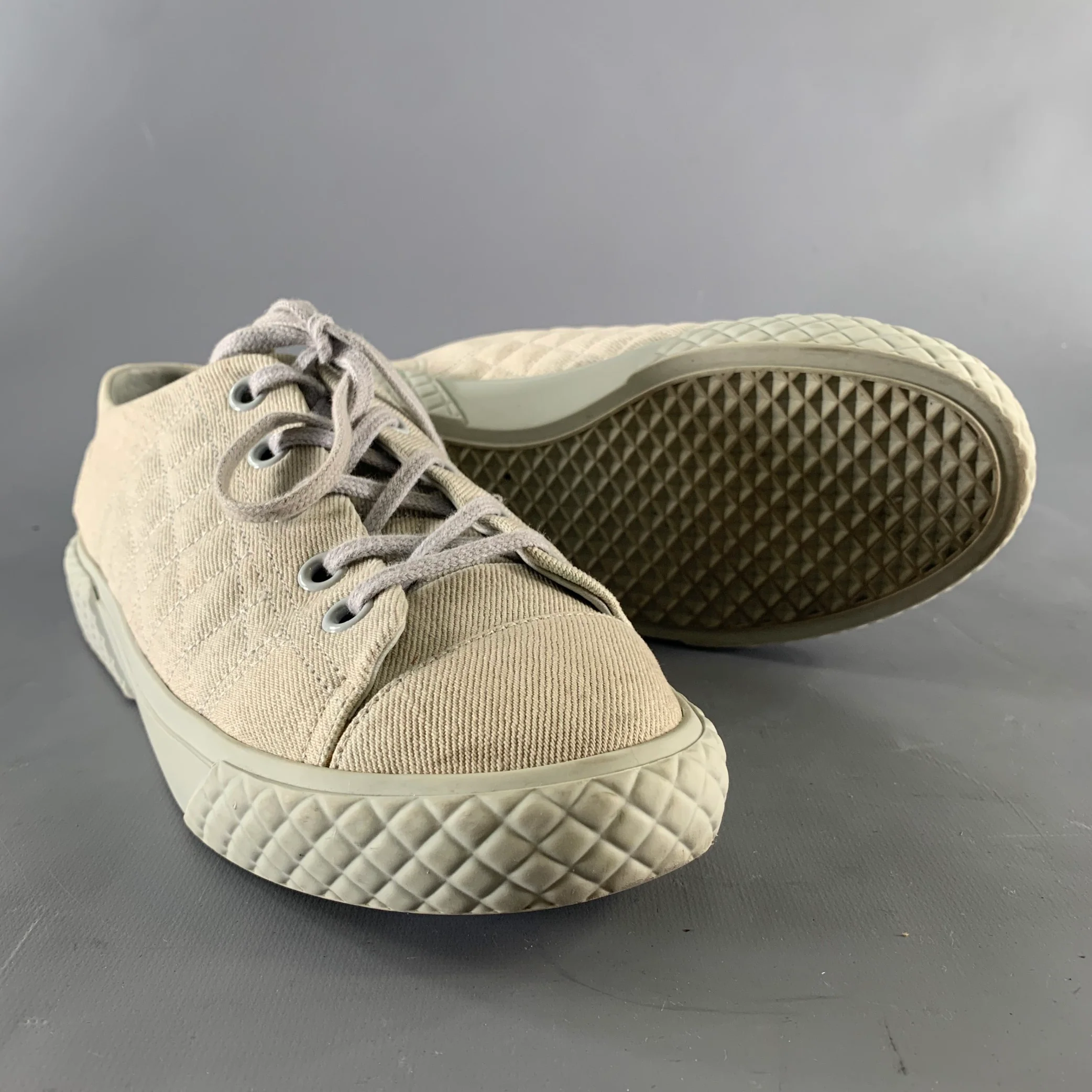 CHANEL Size 8.5 Grey Canvas Quilted Leather Trim Lace Up Sneakers - Image 5