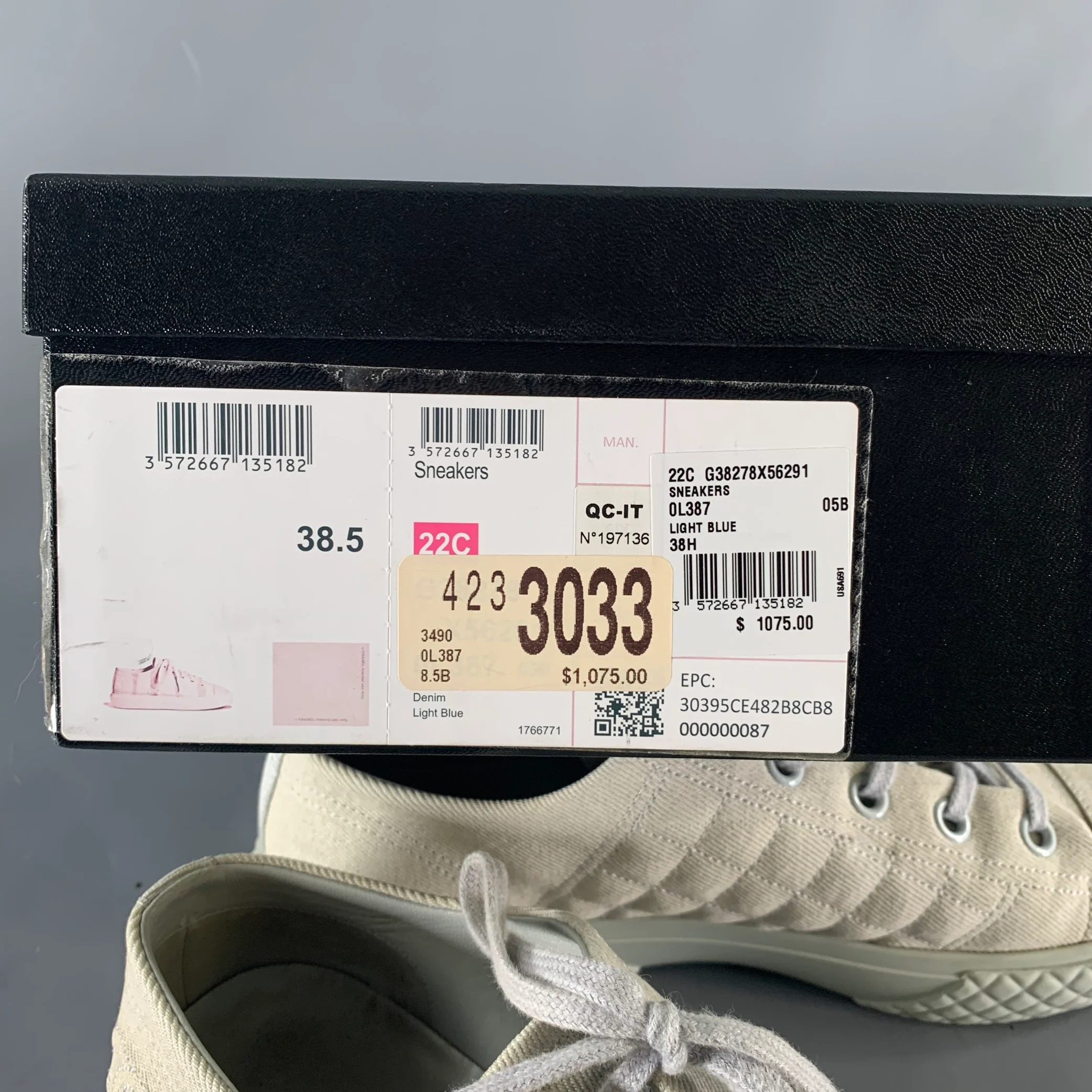 CHANEL Size 8.5 Grey Canvas Quilted Leather Trim Lace Up Sneakers - Image 8