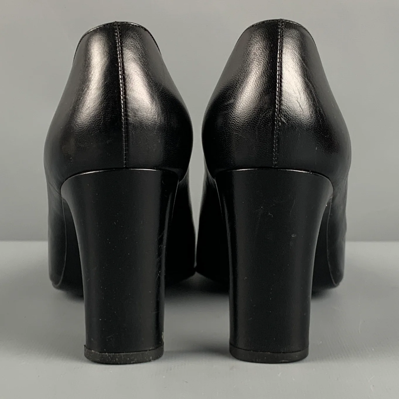 CHANEL Size 8 Black Leather Logo Classic Chunky Heel Pumps - Image 3