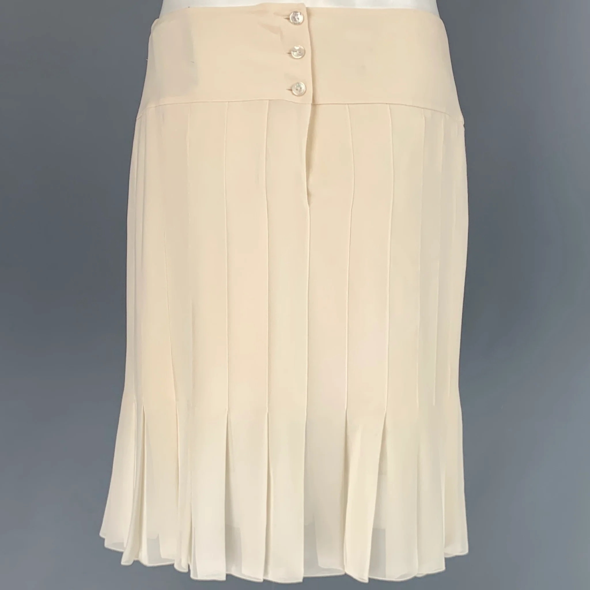 CHANEL Size 8 Cream Silk Pleated Skirt - Image 2