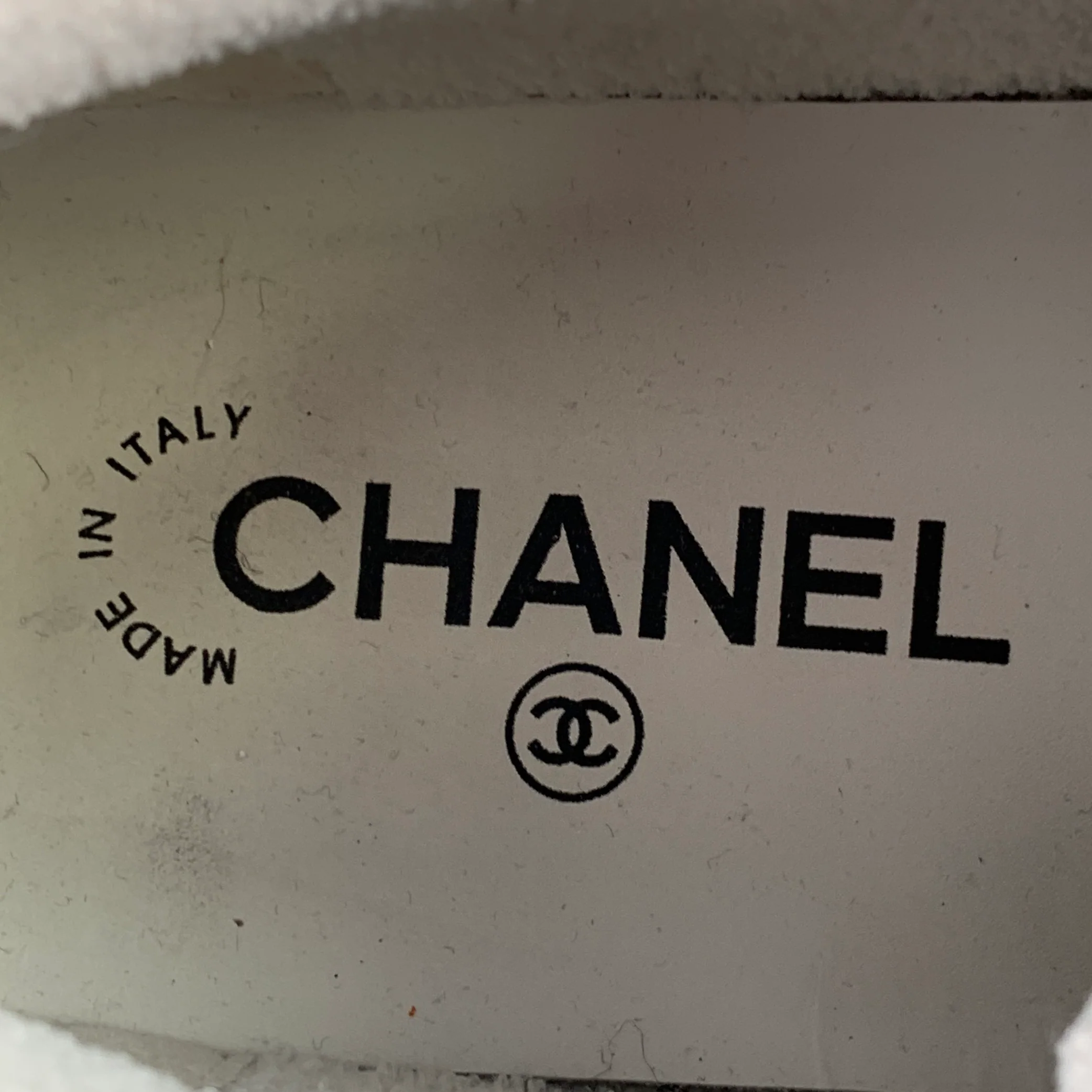 CHANEL Size 9 White Perforated Leather Logo Lace-Up Sneakers - Image 7