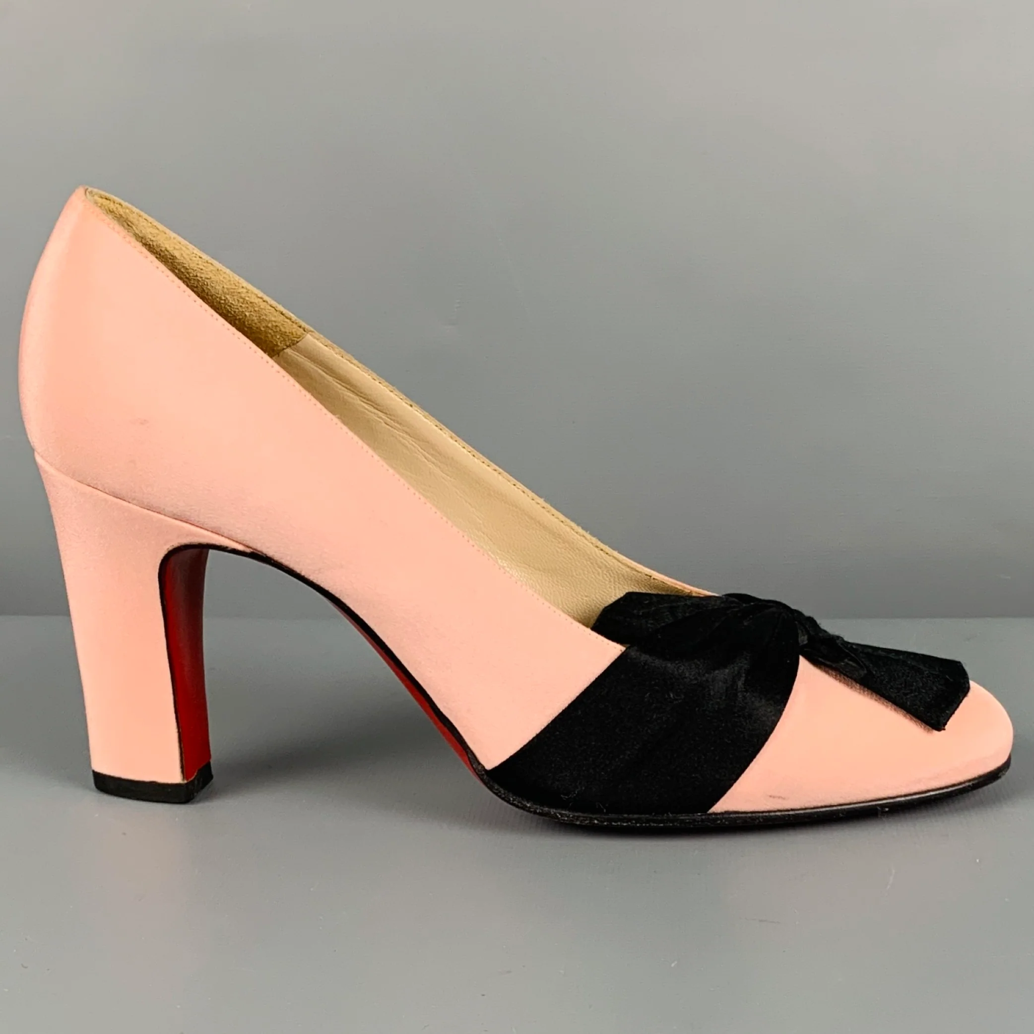 CHRISTIAN LOUBOUTIN Size 7.5 Pink Black Bow Pumps - Image 2