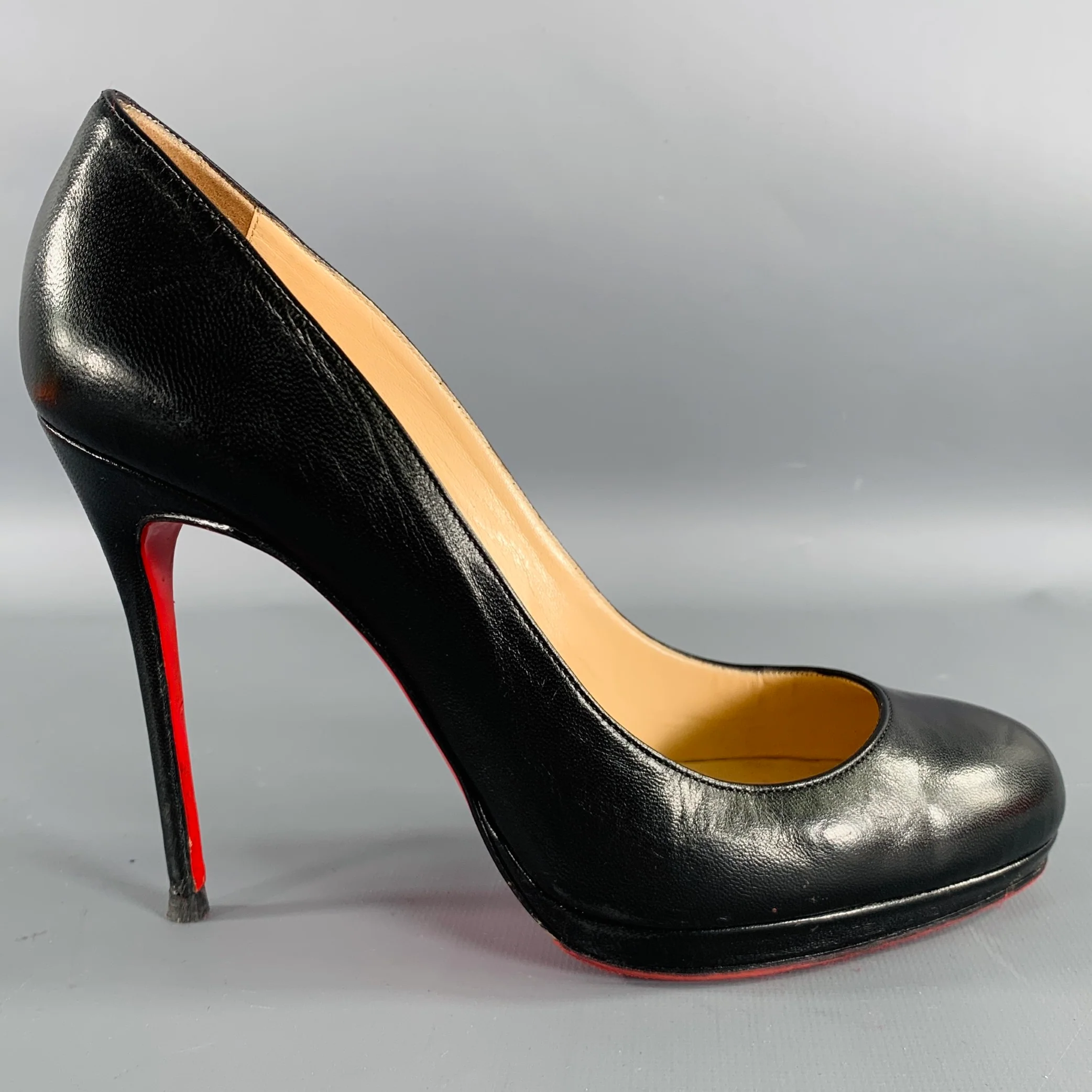 CHRISTIAN LOUBOUTIN Size 8.5 Black Leather Platform Pumps - Image 2