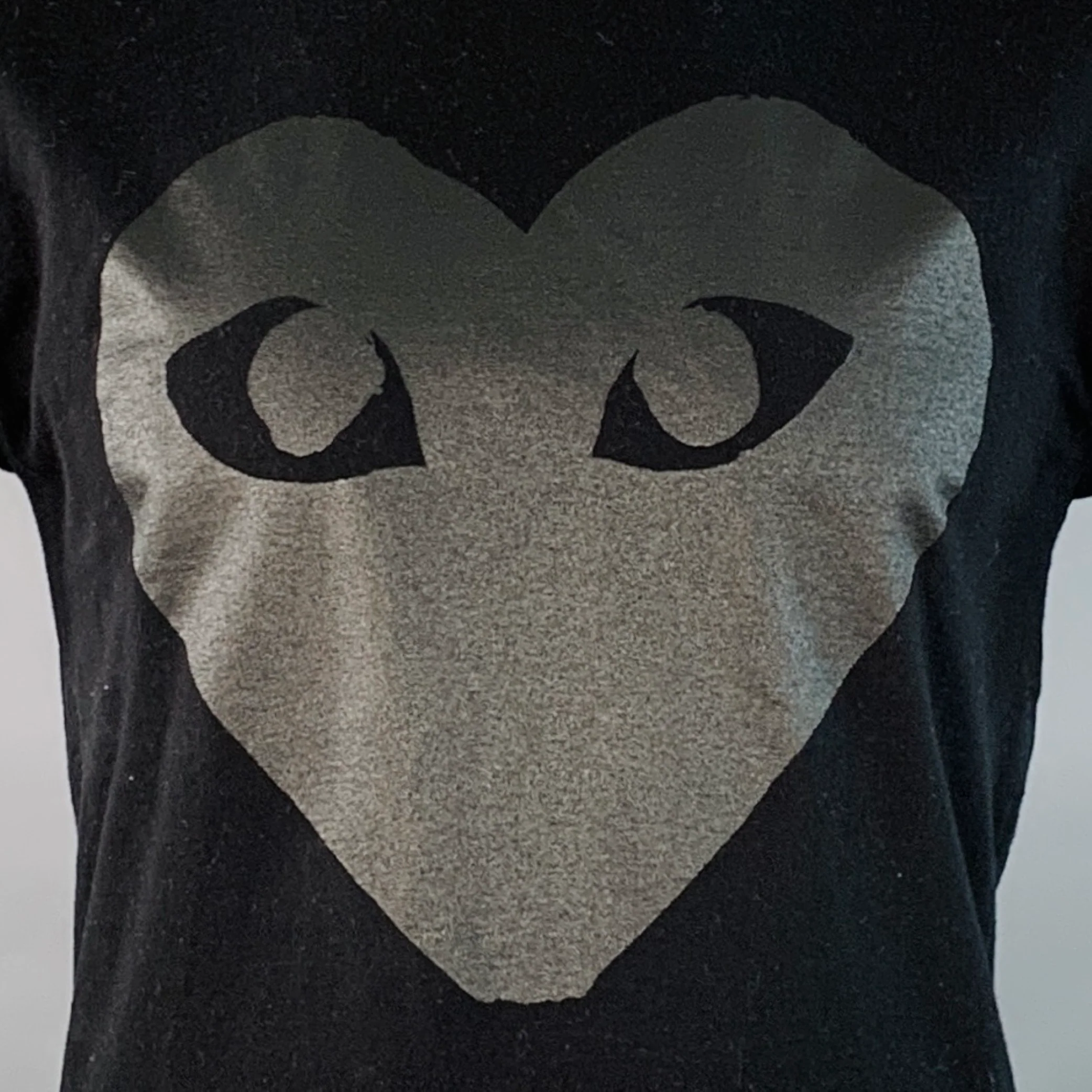 COMME des GARCONS PLAY Size XL Black Heart Logo Cotton Crew Neck T-shirt - Image 2