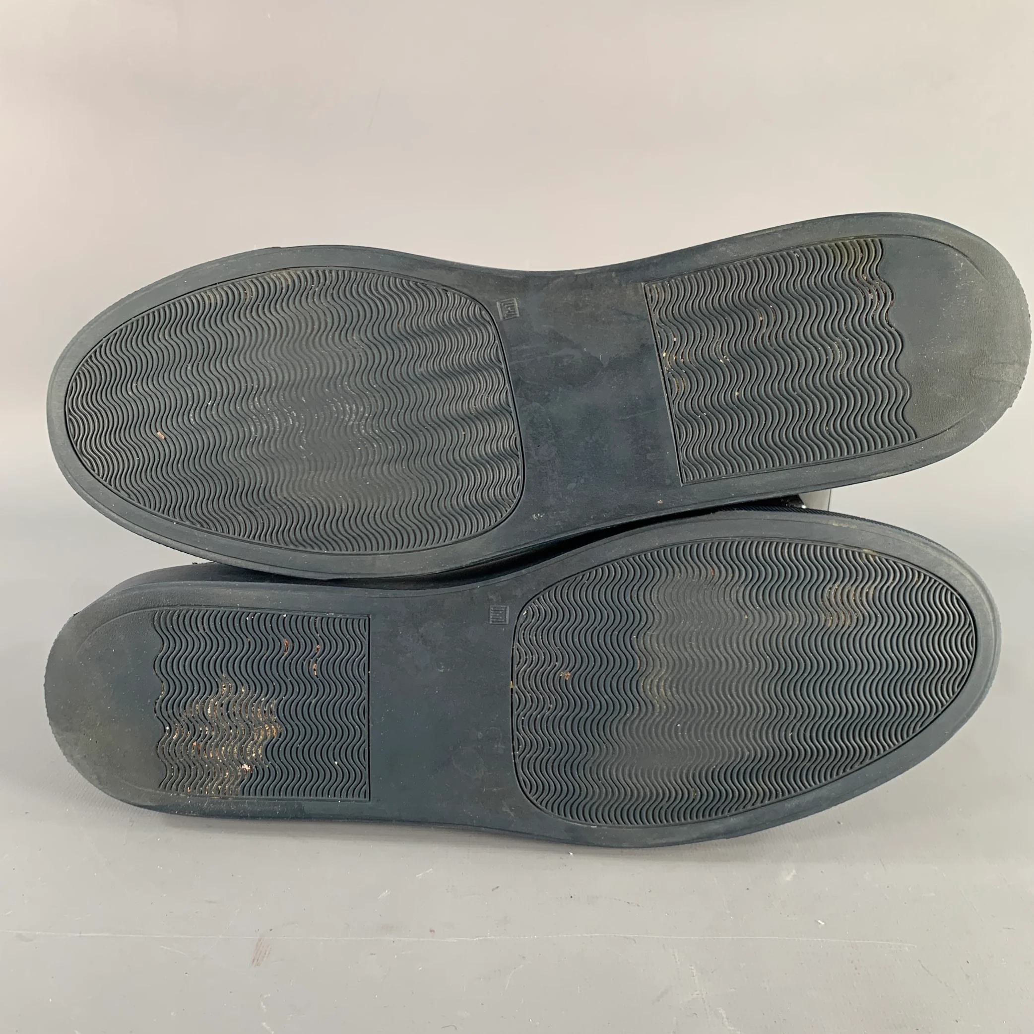 COMMON PROJECTS Size 10 Navy Leather Low Top Sneakers - Image 6