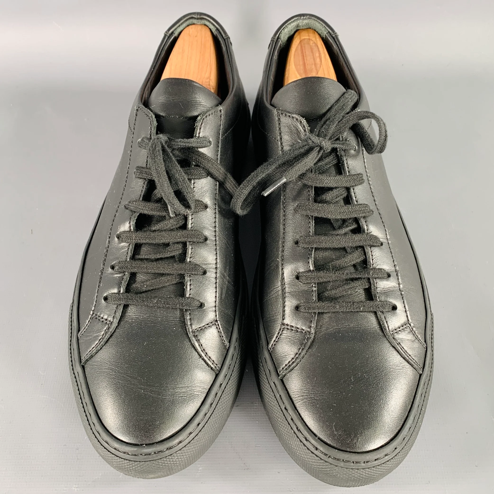 COMMON PROJECTS Size 8 Black Leather Low Top Sneakers - Image 4