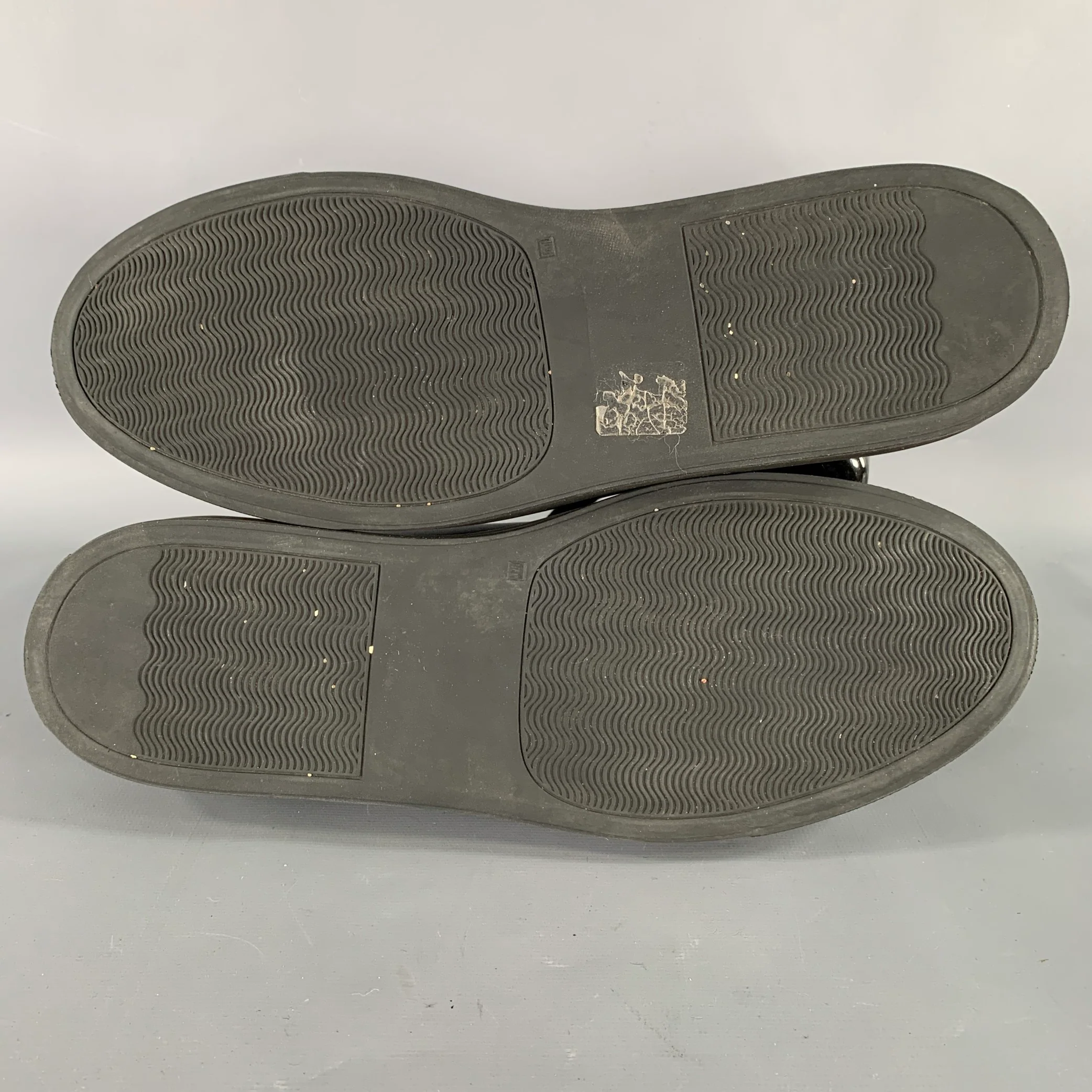 COMMON PROJECTS Size 8 Black Leather Low Top Sneakers - Image 6