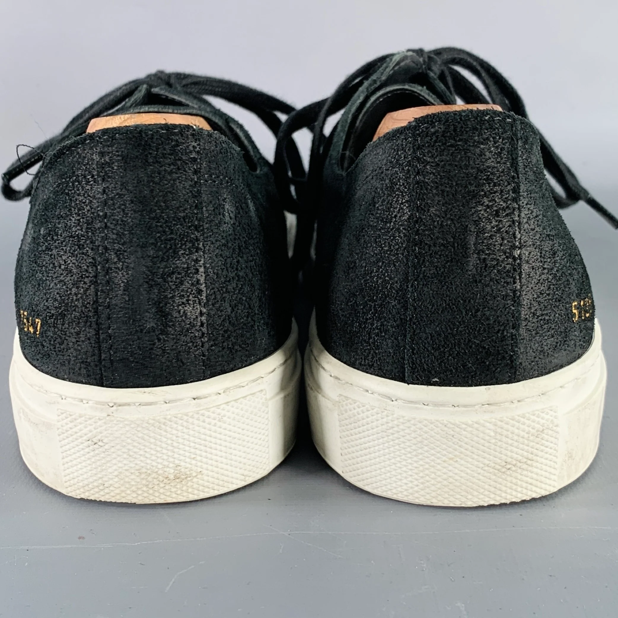 COMMON PROJECTS Size 8 Black Suede Low Top Sneakers - Image 4