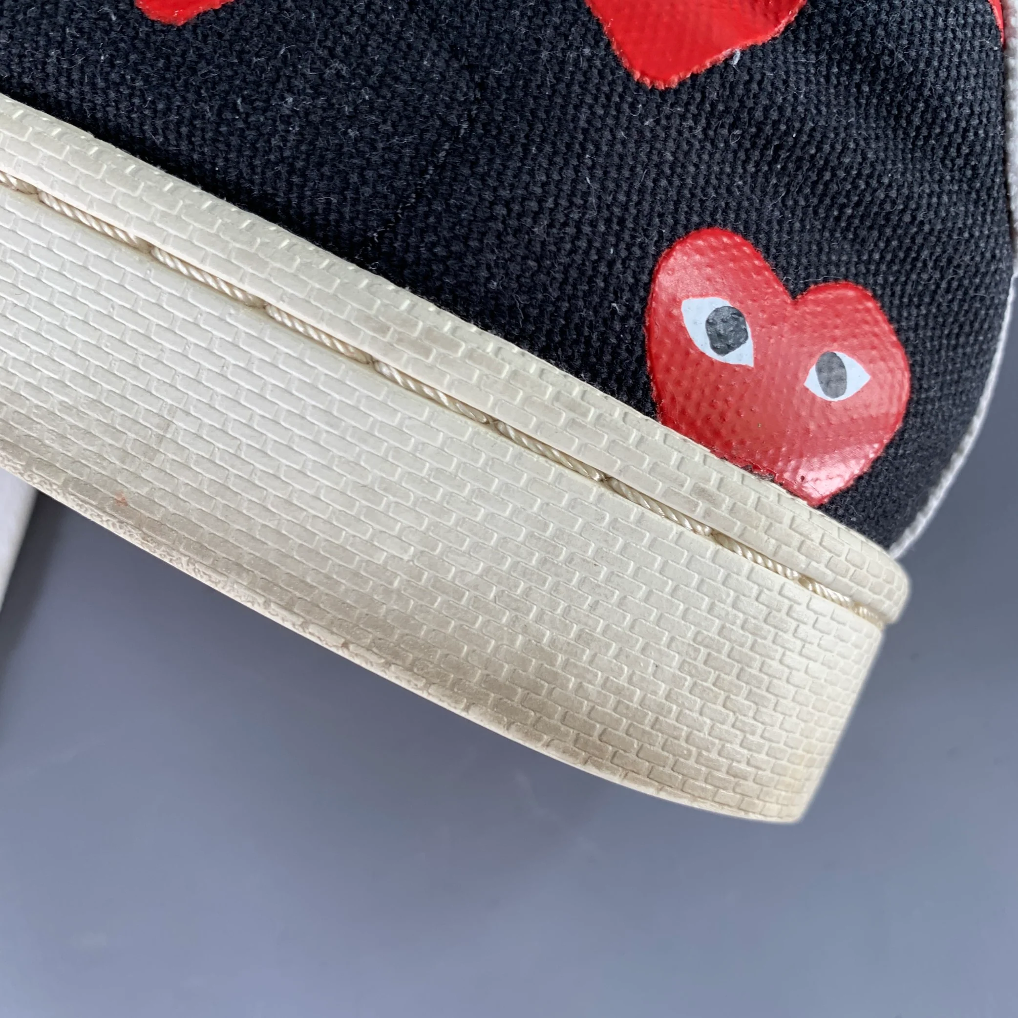 CONVERSE Size 10 Black Red Hearts Canvas Sneakers - Image 9