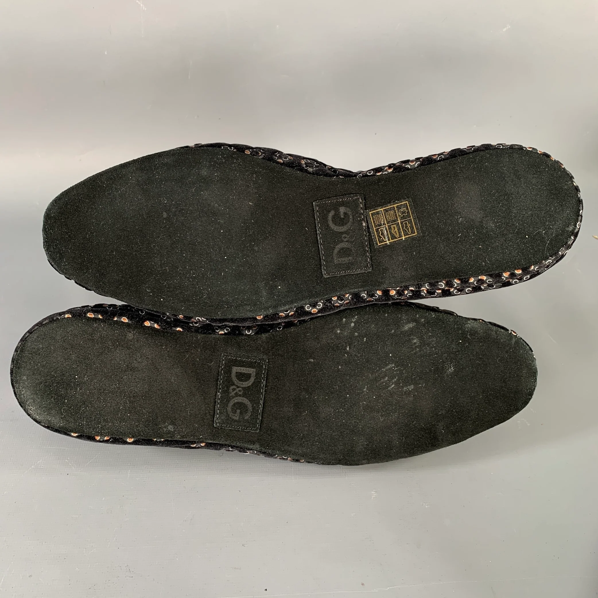 D&G by DOLCE & GABBANA Size 10 Black Orange Circles Velvet Slip On Loafers - Image 6