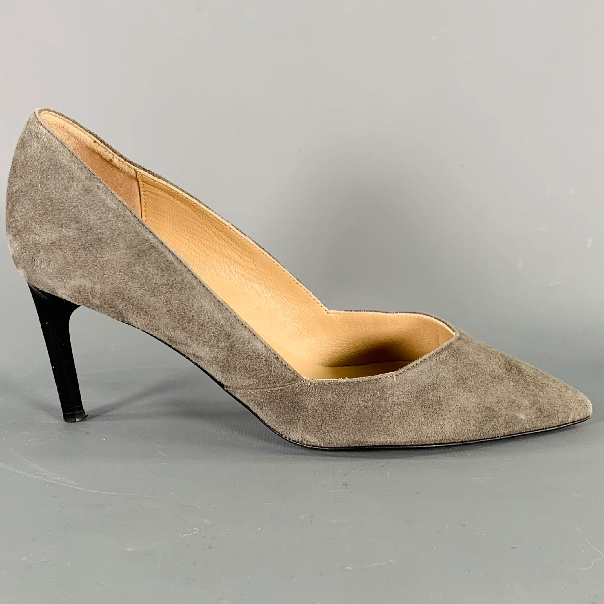 DIANE VON FURSTENBERG Size 6 Grey Black Suede Pointed Toe Pumps - Image 2