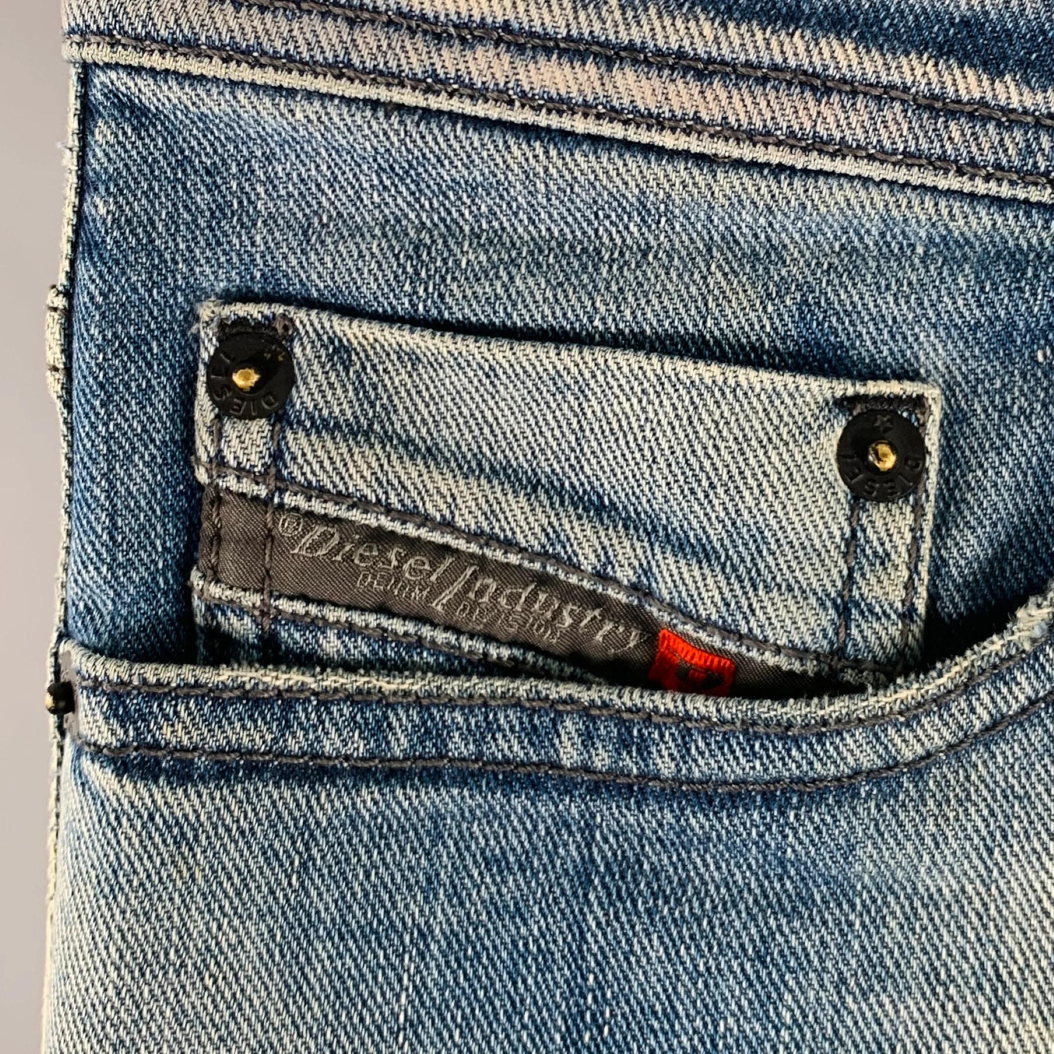 DIESEL FW16 Size 26 Tepphar Blue Distressed Cotton Blend Tapered Slim Jeans - Image 2