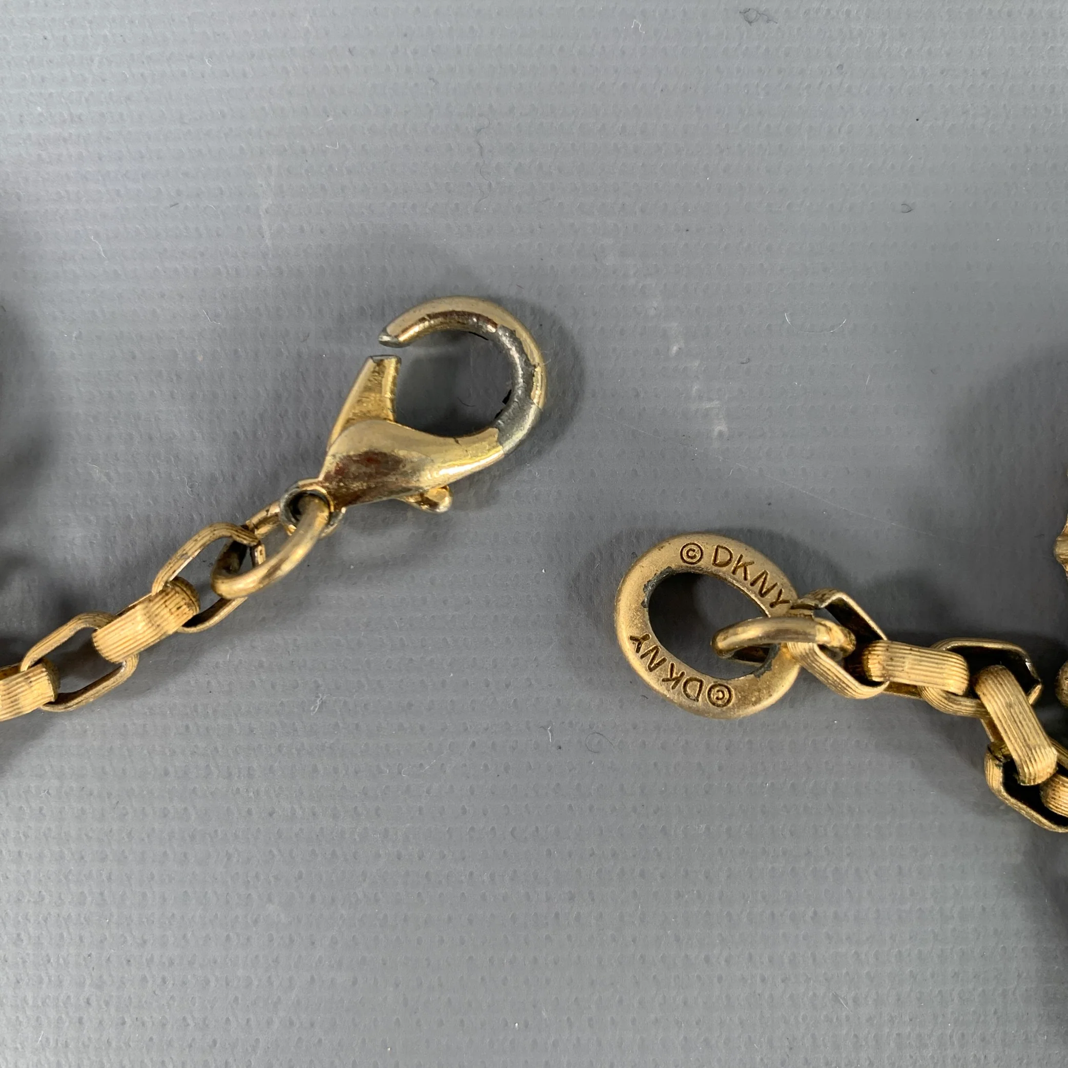 DKNY 1980s Gold Metal Bottle Caps Necklace - Image 3