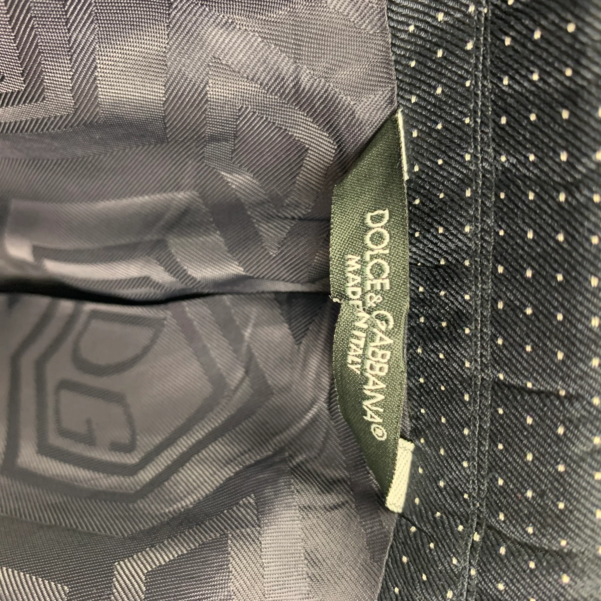 DOLCE & GABBANA Size 38 Navy Print Silk Peak Lapel Sport Coat - Image 9