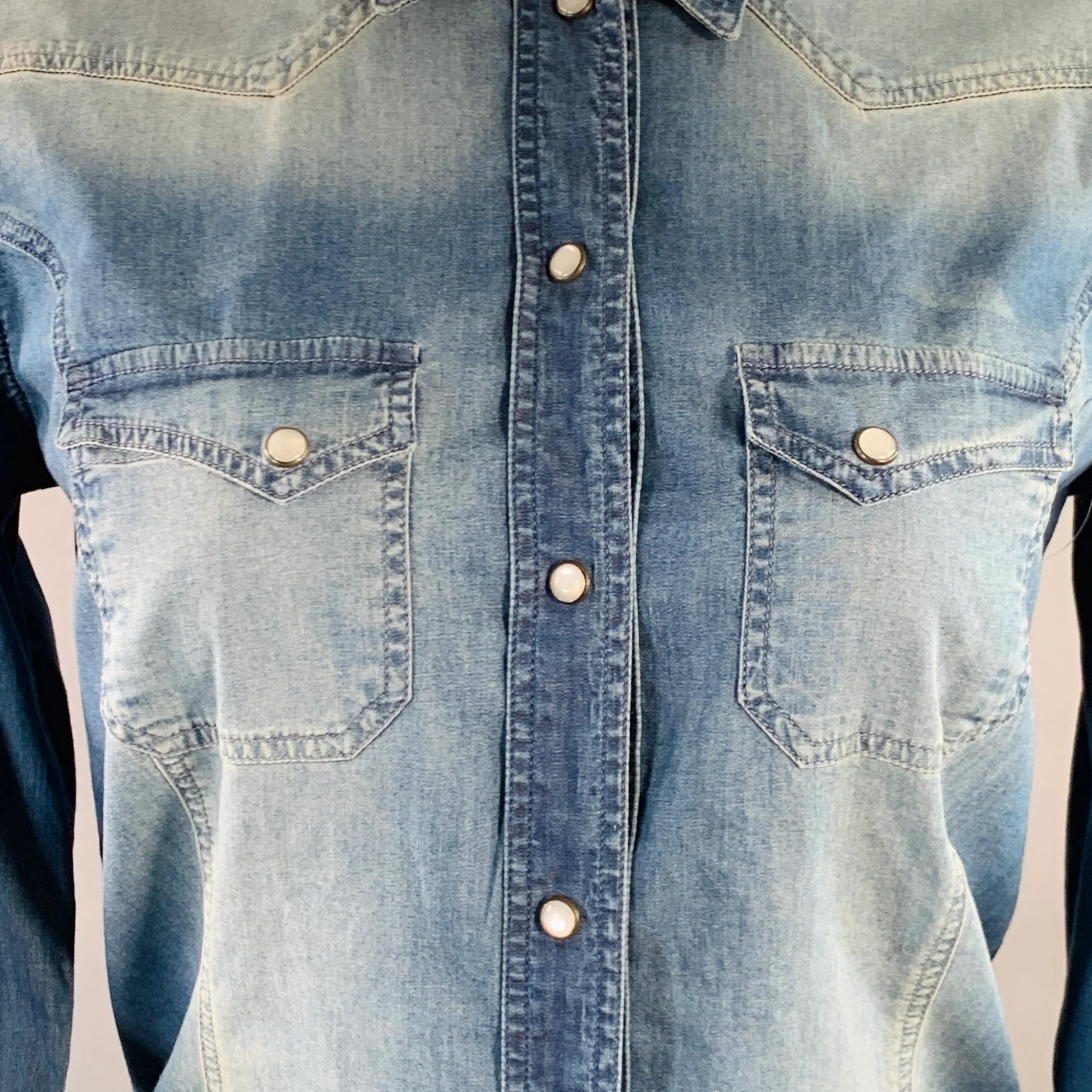 DOLCE & GABBANA Size 4 Blue Chambray Washed Snaps Western Shirt - Image 2