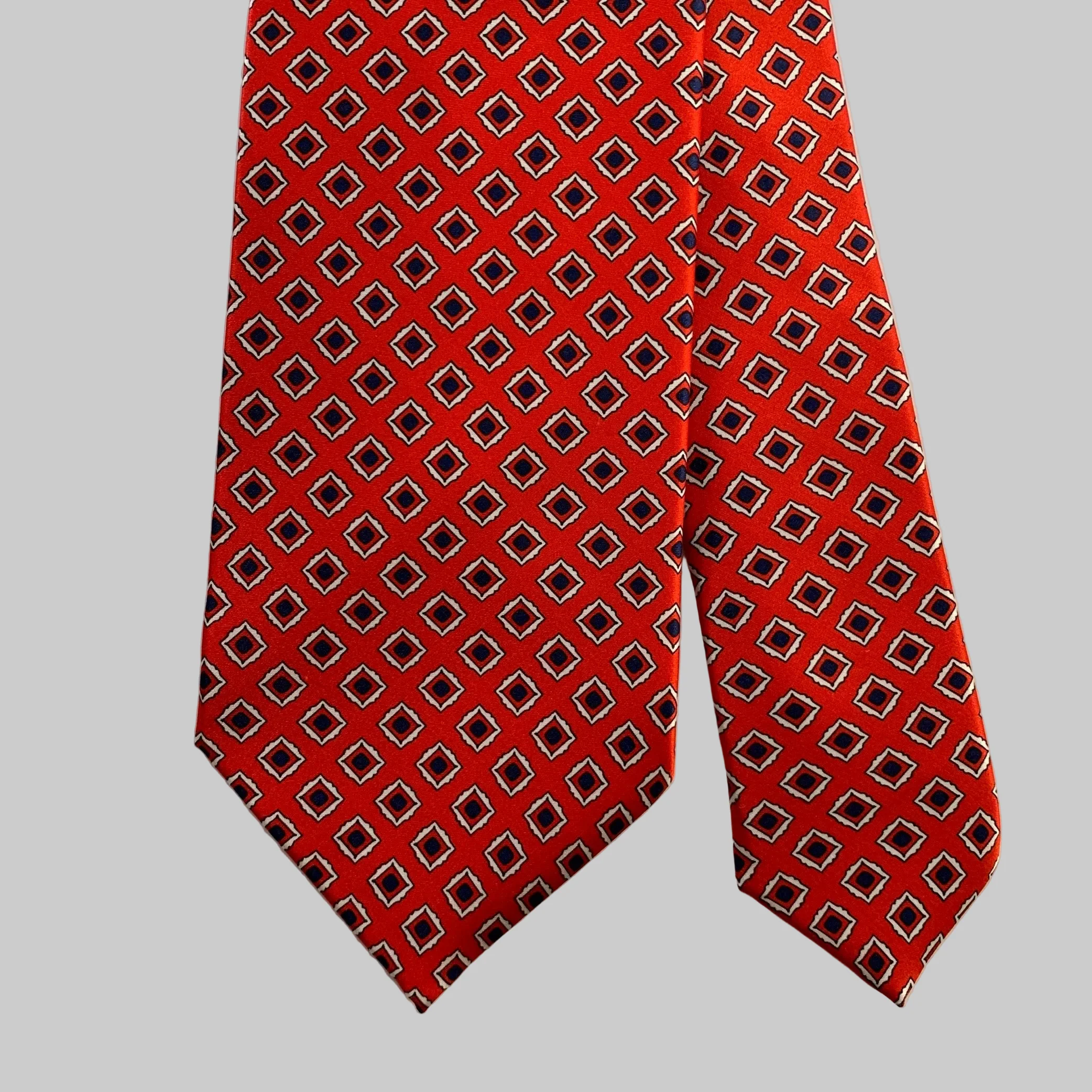 DOLCEPUNTA Red Navy Diamond Silk Tie