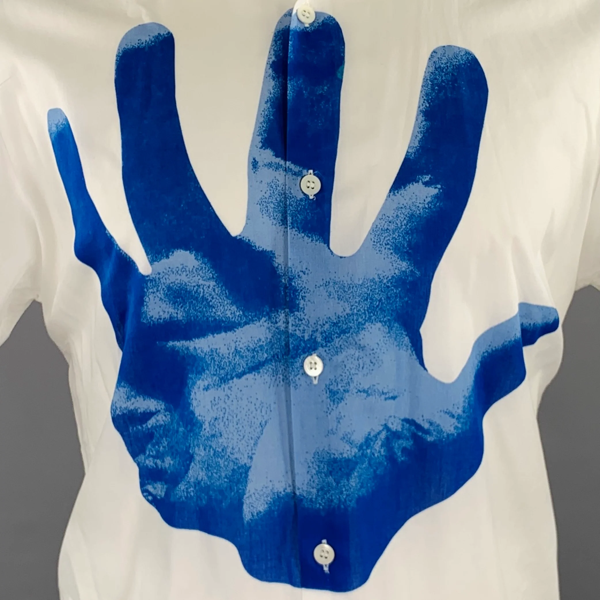 DRIES VAN NOTEN 2019 Size 38 White Blue Hand Print Cotton Short Sleeve Shirt - Image 2